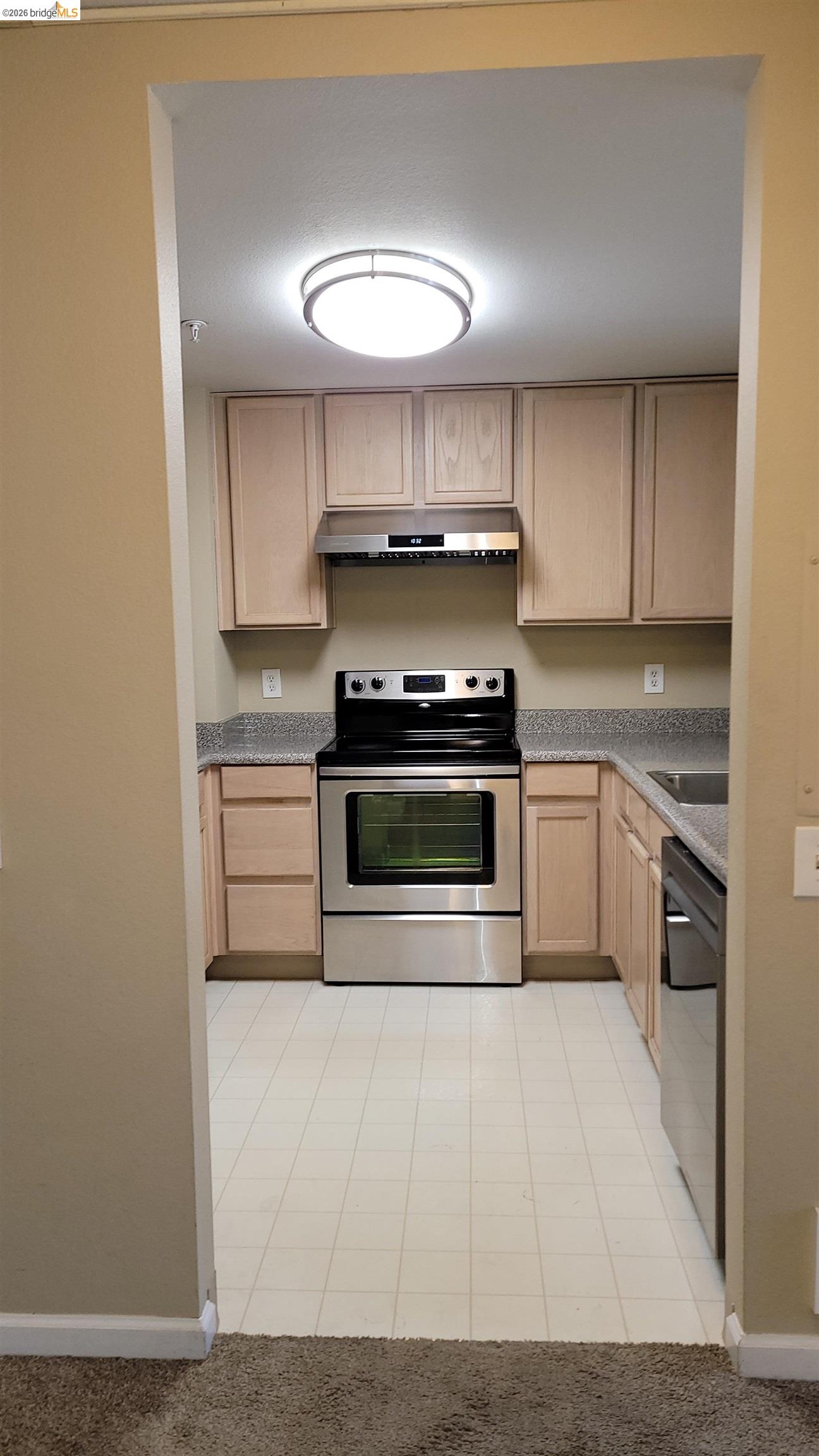 Detail Gallery Image 8 of 34 For 555 10th St #312,  Oakland,  CA 94607 - 2 Beds | 2 Baths