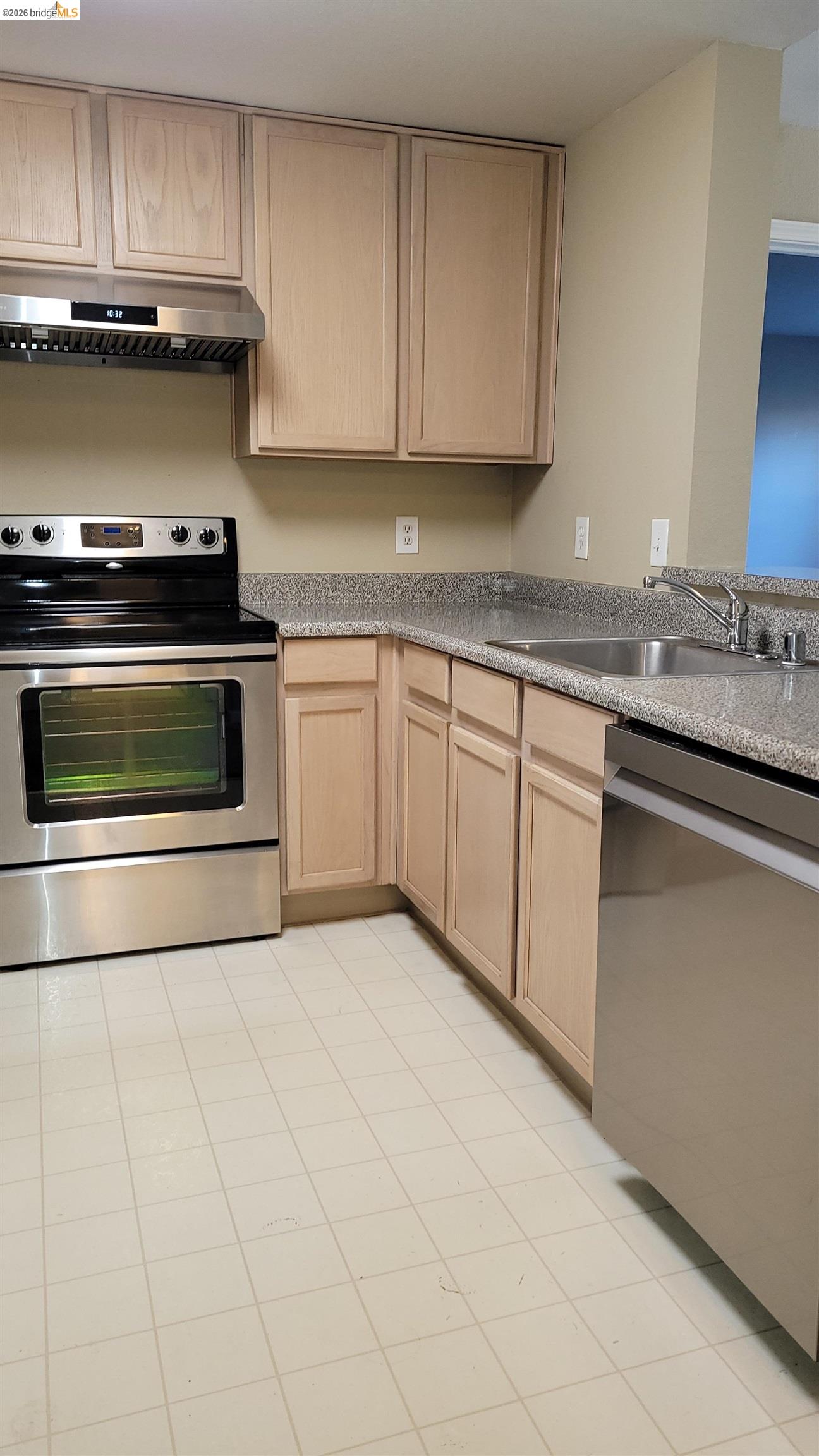 Detail Gallery Image 9 of 34 For 555 10th St #312,  Oakland,  CA 94607 - 2 Beds | 2 Baths