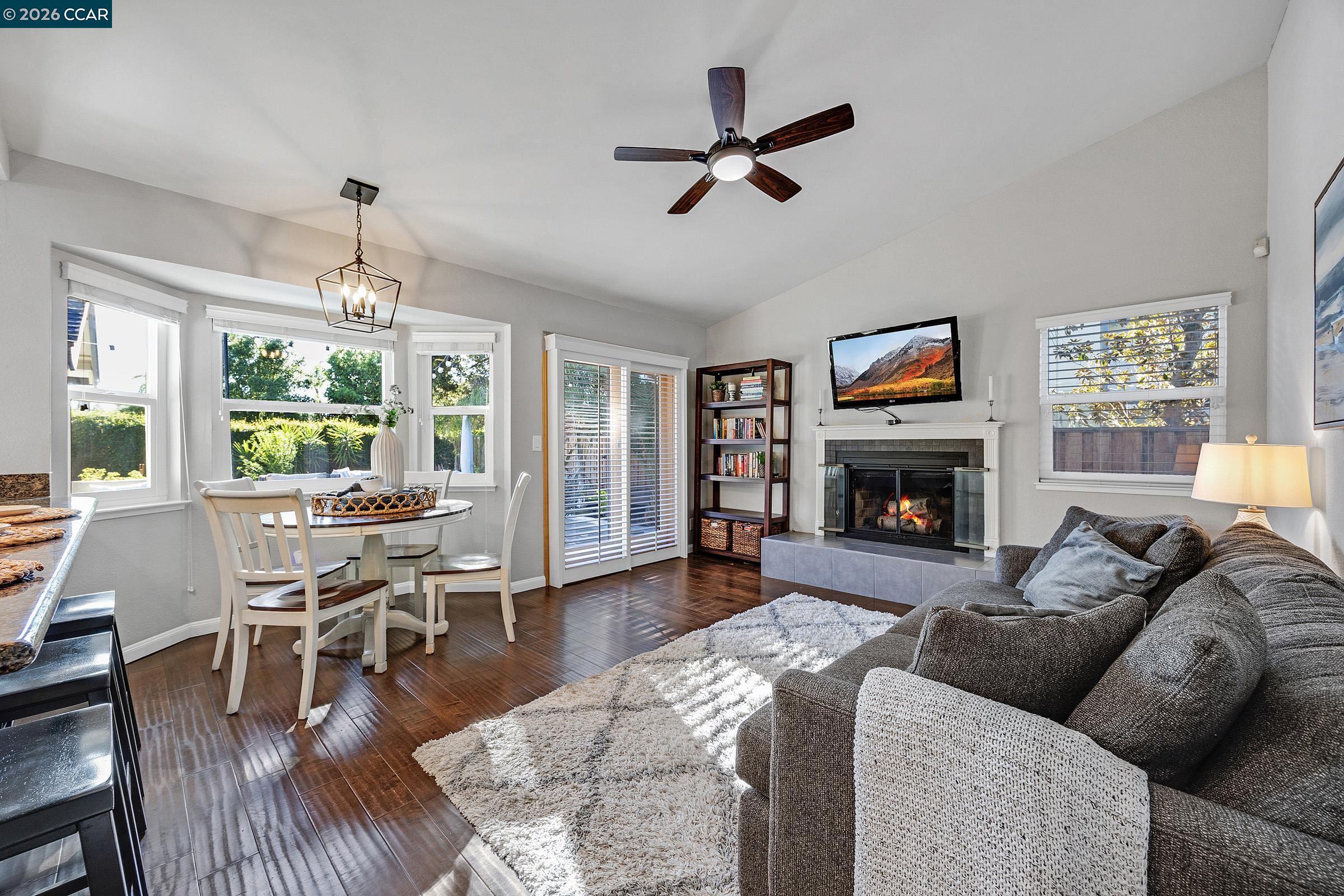 Detail Gallery Image 13 of 50 For 5011 Erica Way, Livermore,  CA 94550 - 3 Beds | 3 Baths