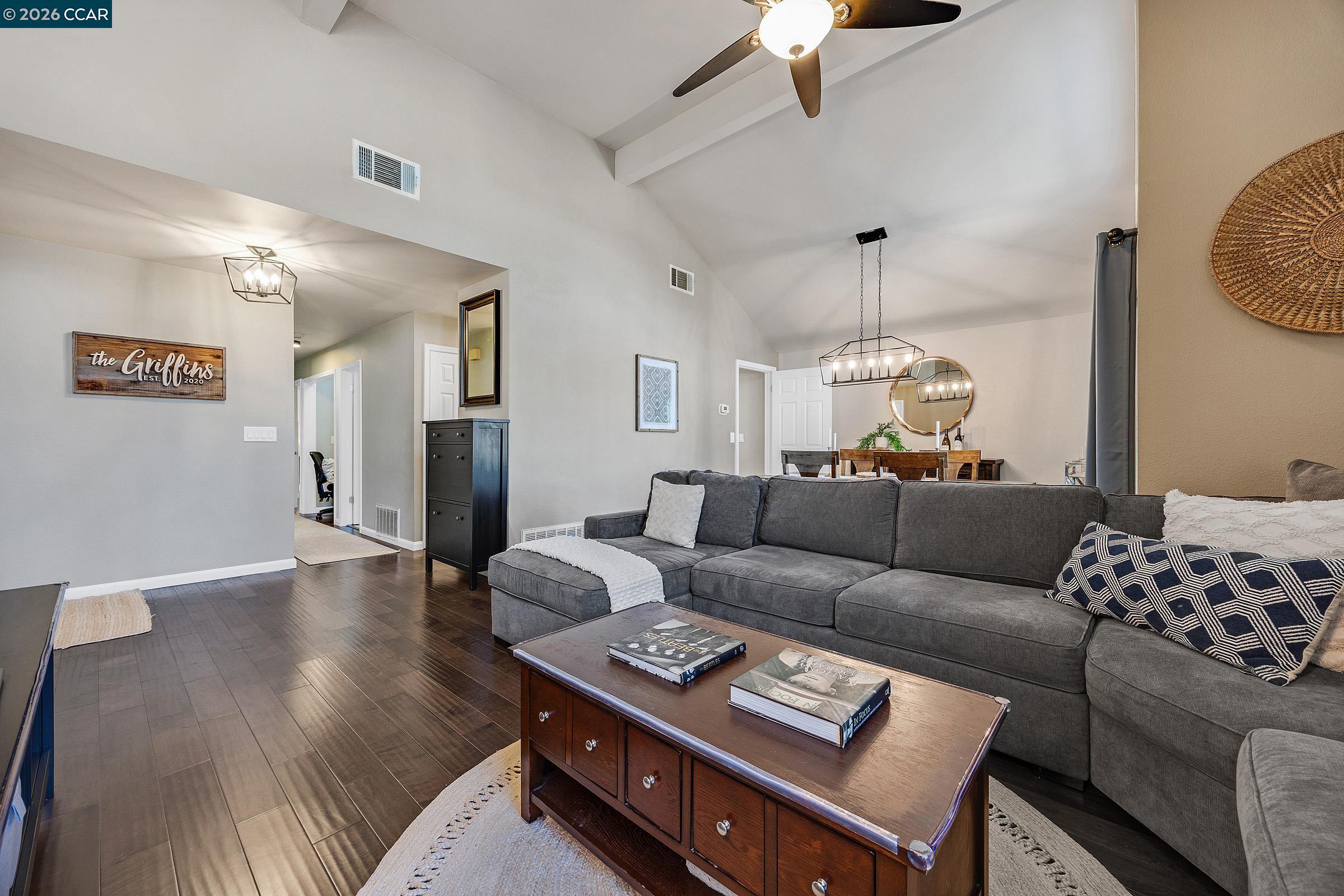 Detail Gallery Image 4 of 50 For 5011 Erica Way, Livermore,  CA 94550 - 3 Beds | 3 Baths