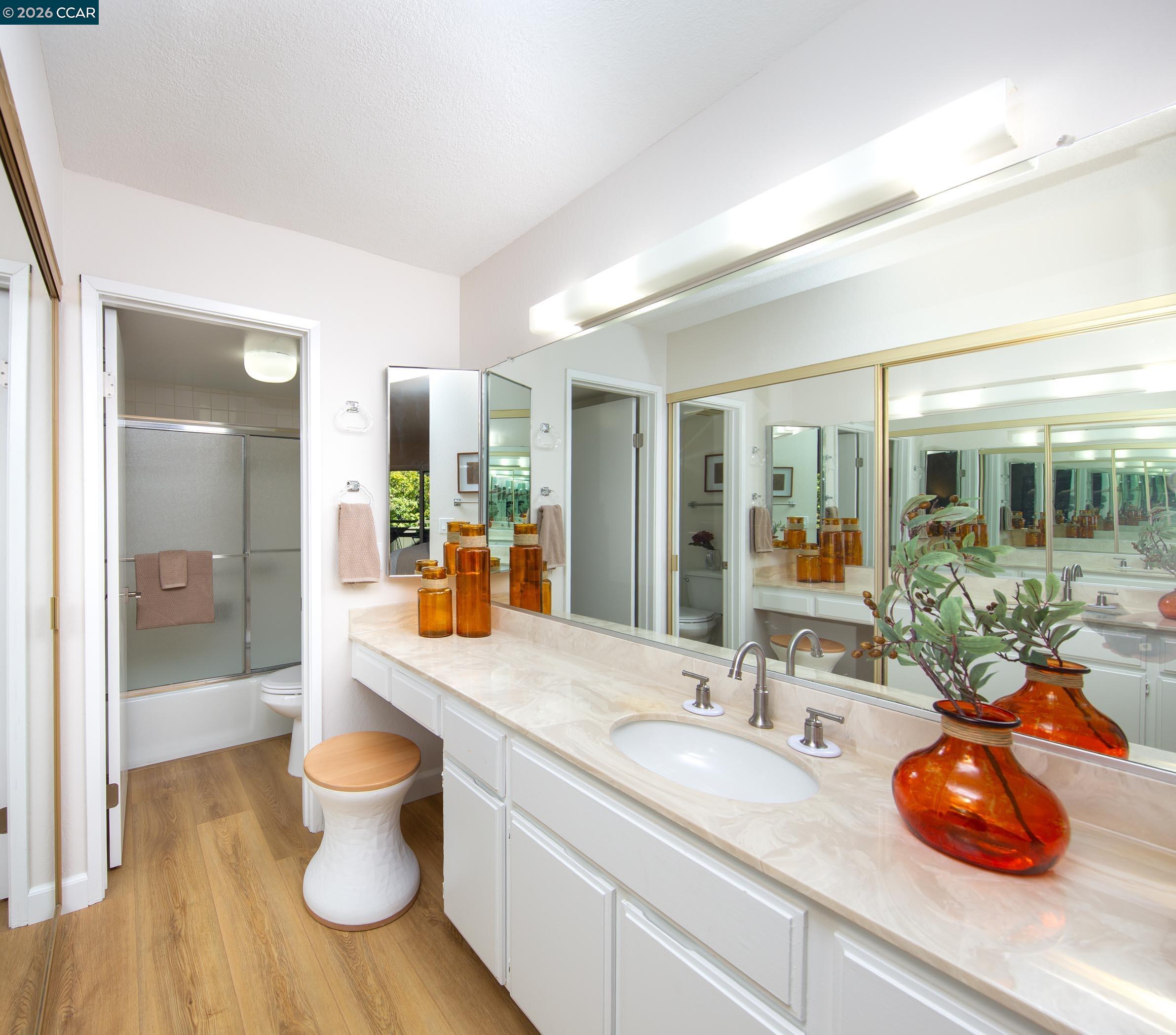 Photo #17: 41128017 Listing: Photo #17