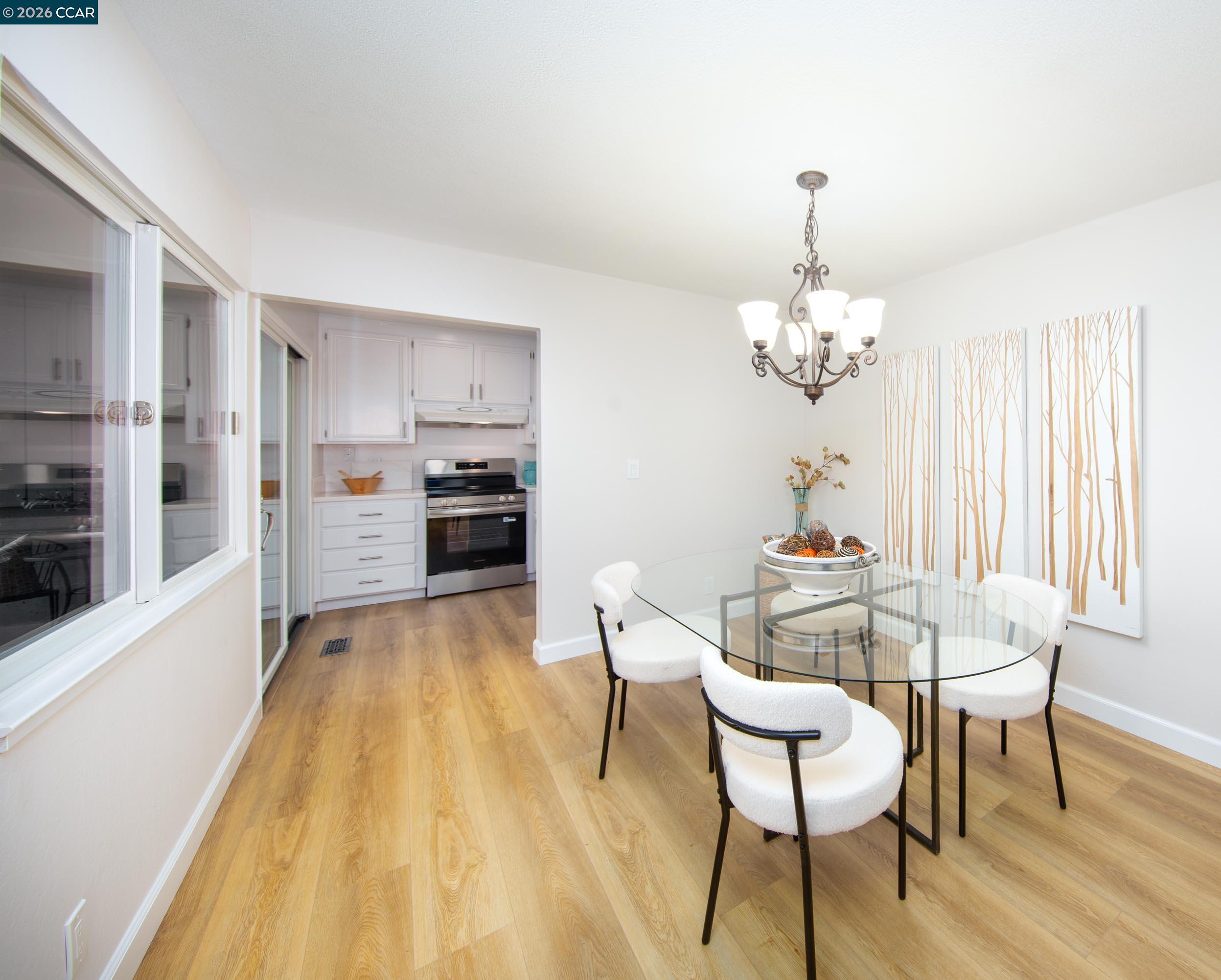 Photo #4: 41128017 Listing: Photo #4