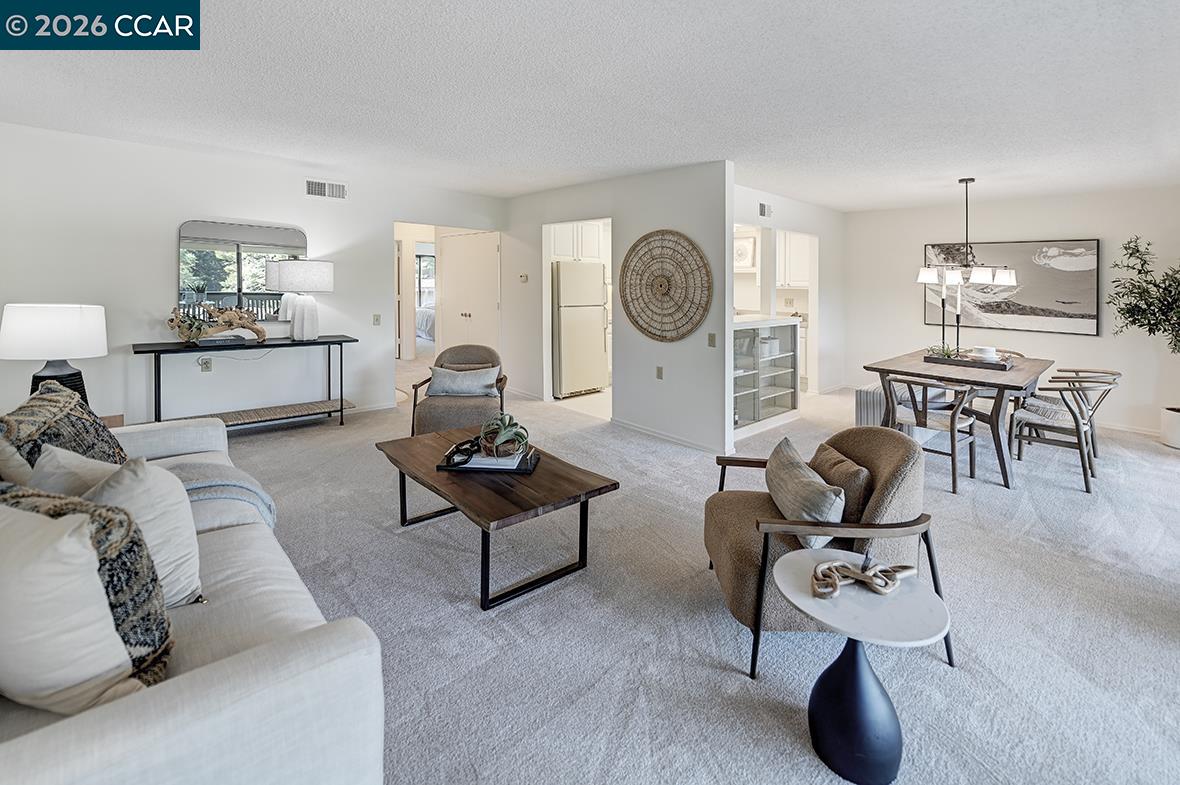 Photo #3: 41128018 Listing: Photo #3