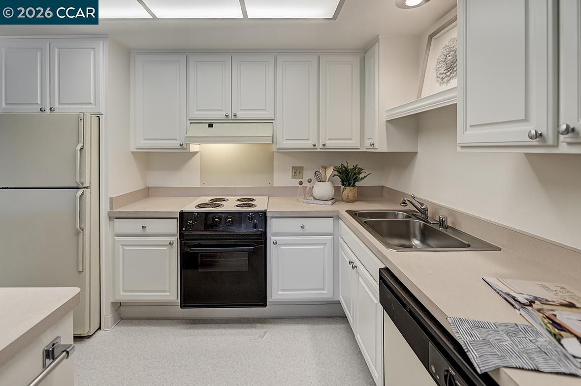 Photo #5: 41128018 Listing: Photo #5