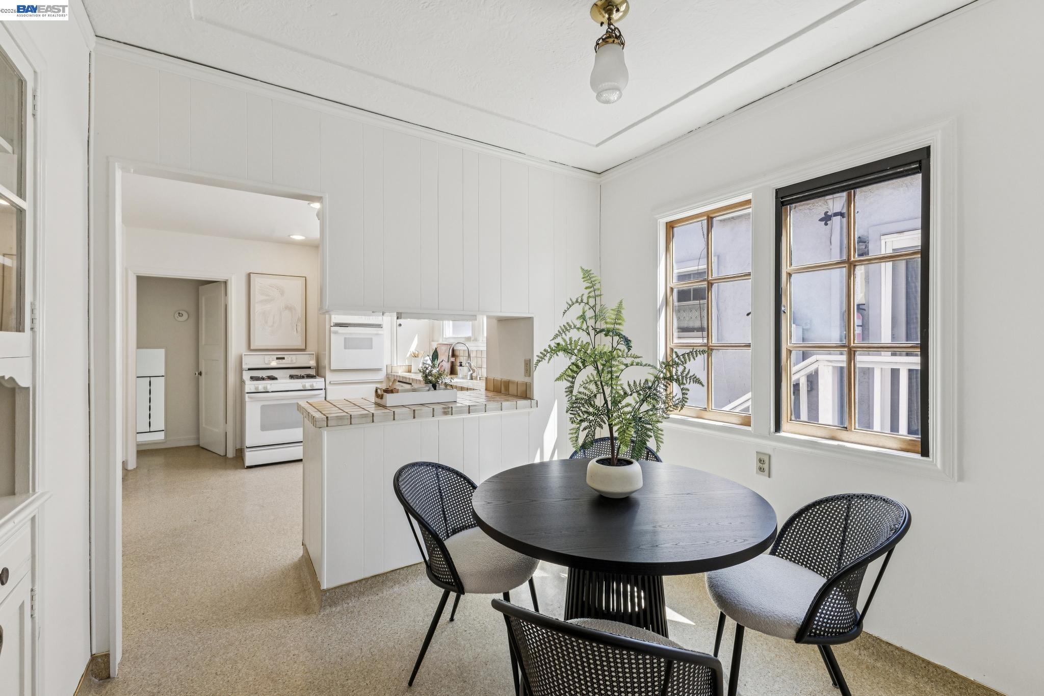 Detail Gallery Image 18 of 40 For 2811 Yosemite Ave, Alameda,  CA 94501 - 3 Beds | 1/1 Baths