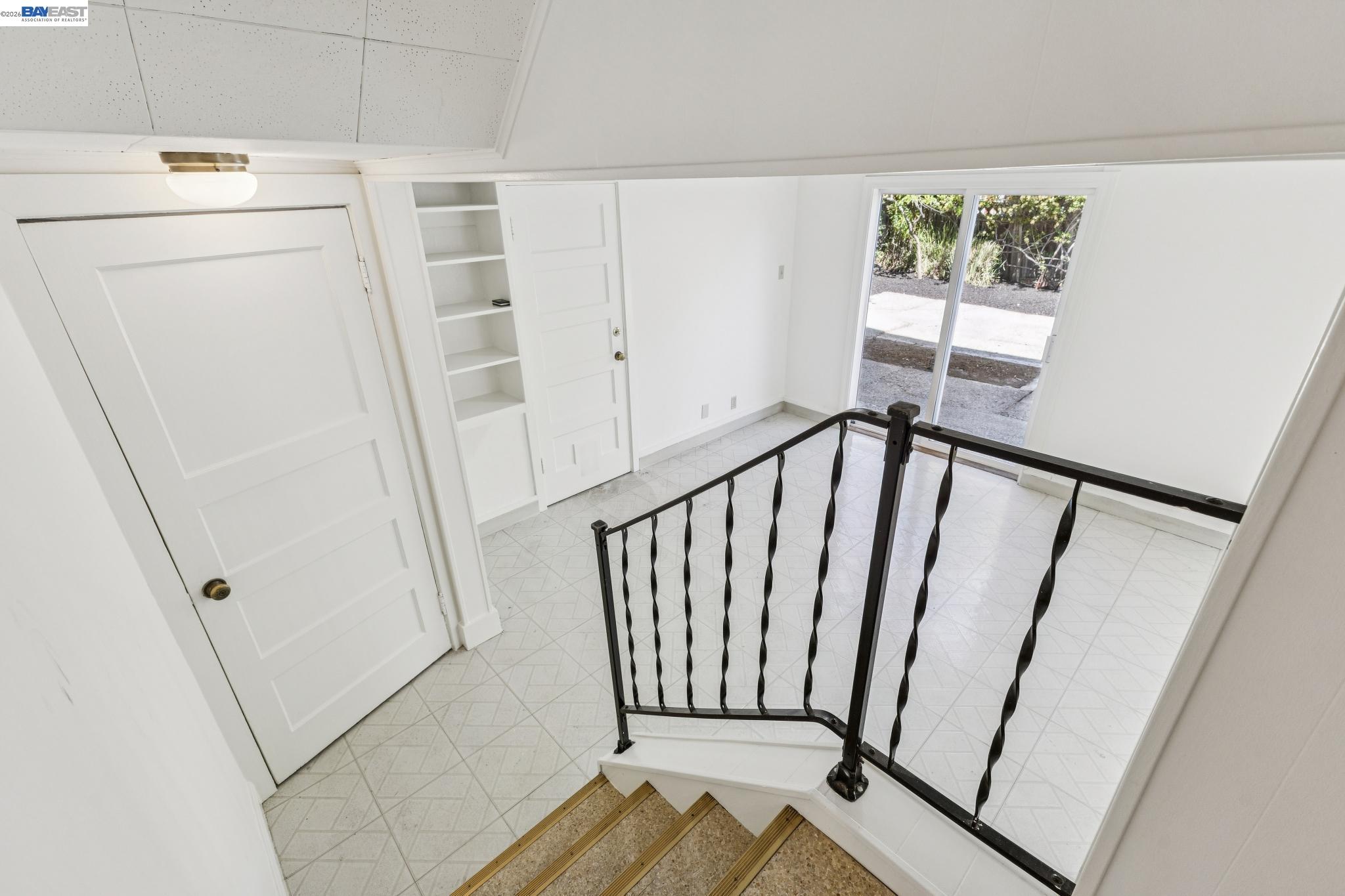 Detail Gallery Image 20 of 40 For 2811 Yosemite Ave, Alameda,  CA 94501 - 3 Beds | 1/1 Baths