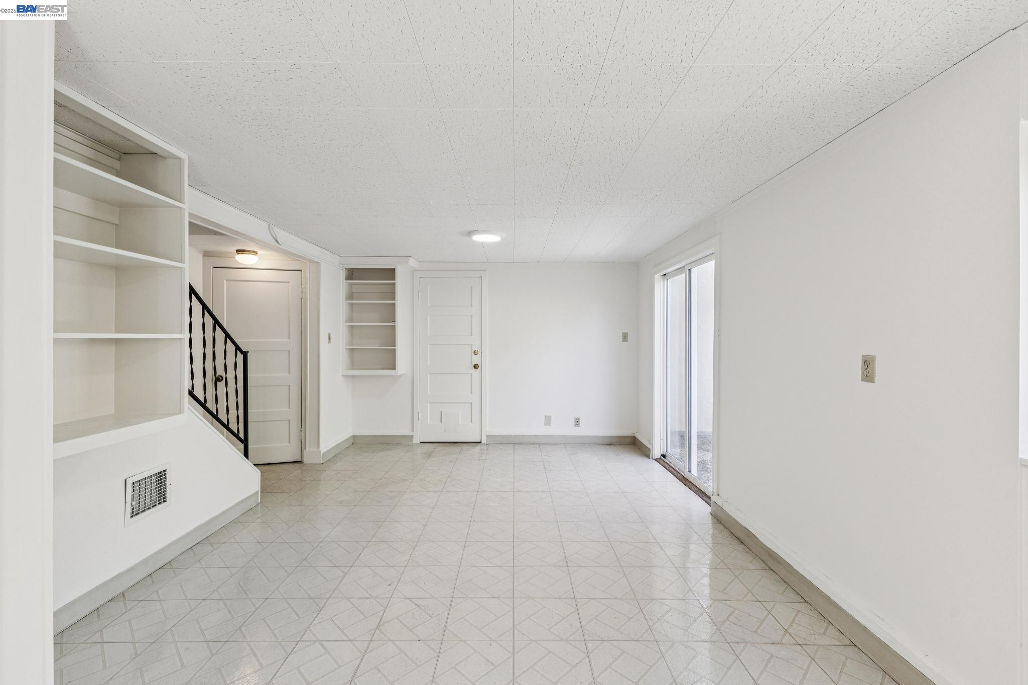 Detail Gallery Image 23 of 40 For 2811 Yosemite Ave, Alameda,  CA 94501 - 3 Beds | 1/1 Baths