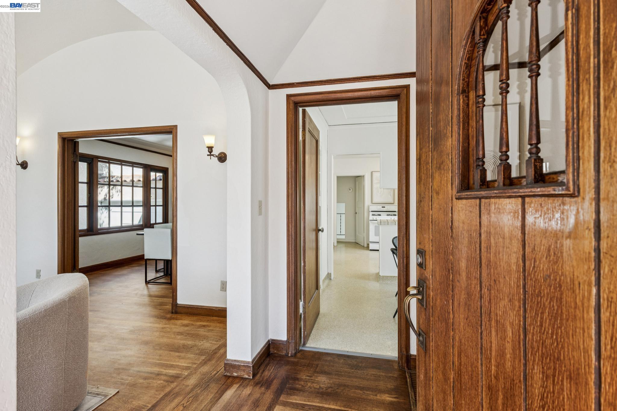 Detail Gallery Image 4 of 40 For 2811 Yosemite Ave, Alameda,  CA 94501 - 3 Beds | 1/1 Baths