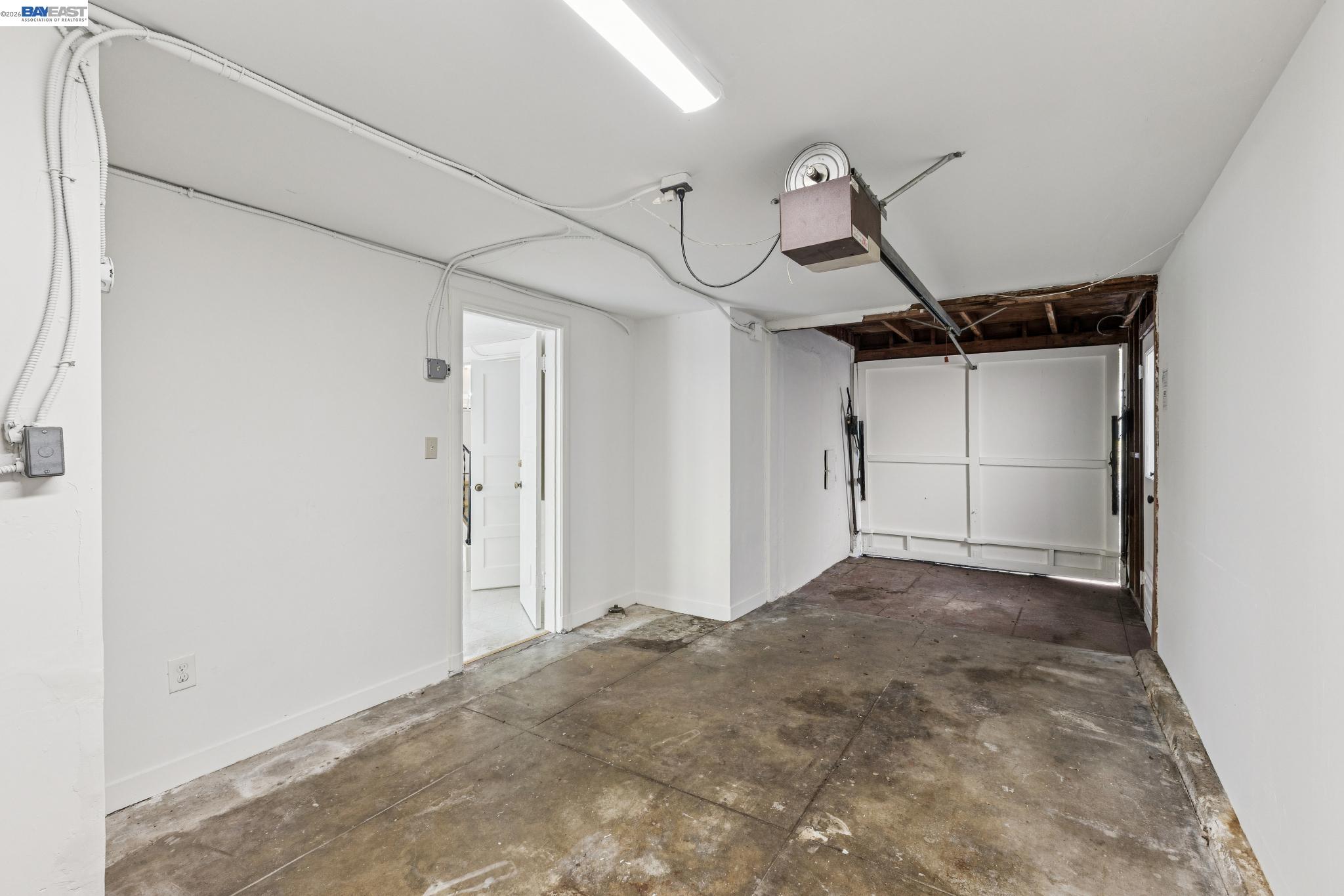 Detail Gallery Image 37 of 40 For 2811 Yosemite Ave, Alameda,  CA 94501 - 3 Beds | 1/1 Baths