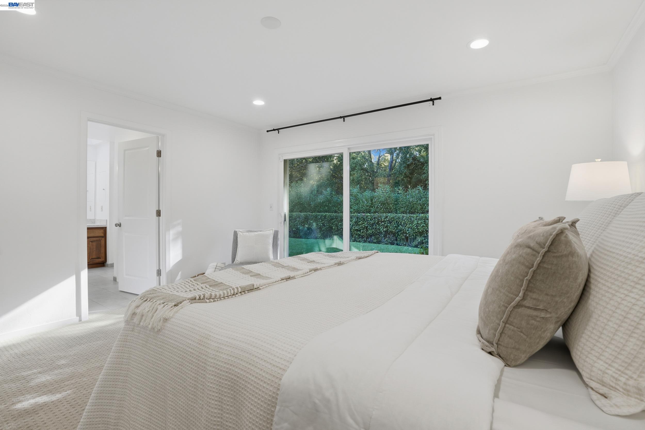 Detail Gallery Image 21 of 51 For 2402 Royal Oaks Drive, Alamo,  CA 94507 - 4 Beds | 2 Baths