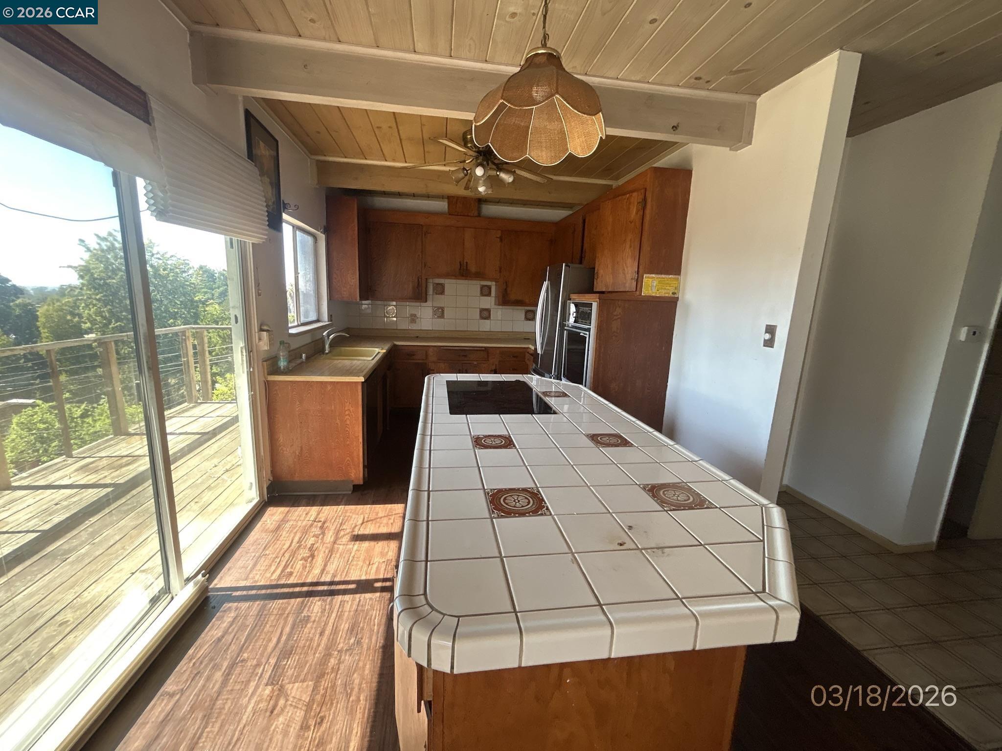 Detail Gallery Image 13 of 42 For 6233 Leona St, Oakland,  CA 94605 - 4 Beds | 2 Baths