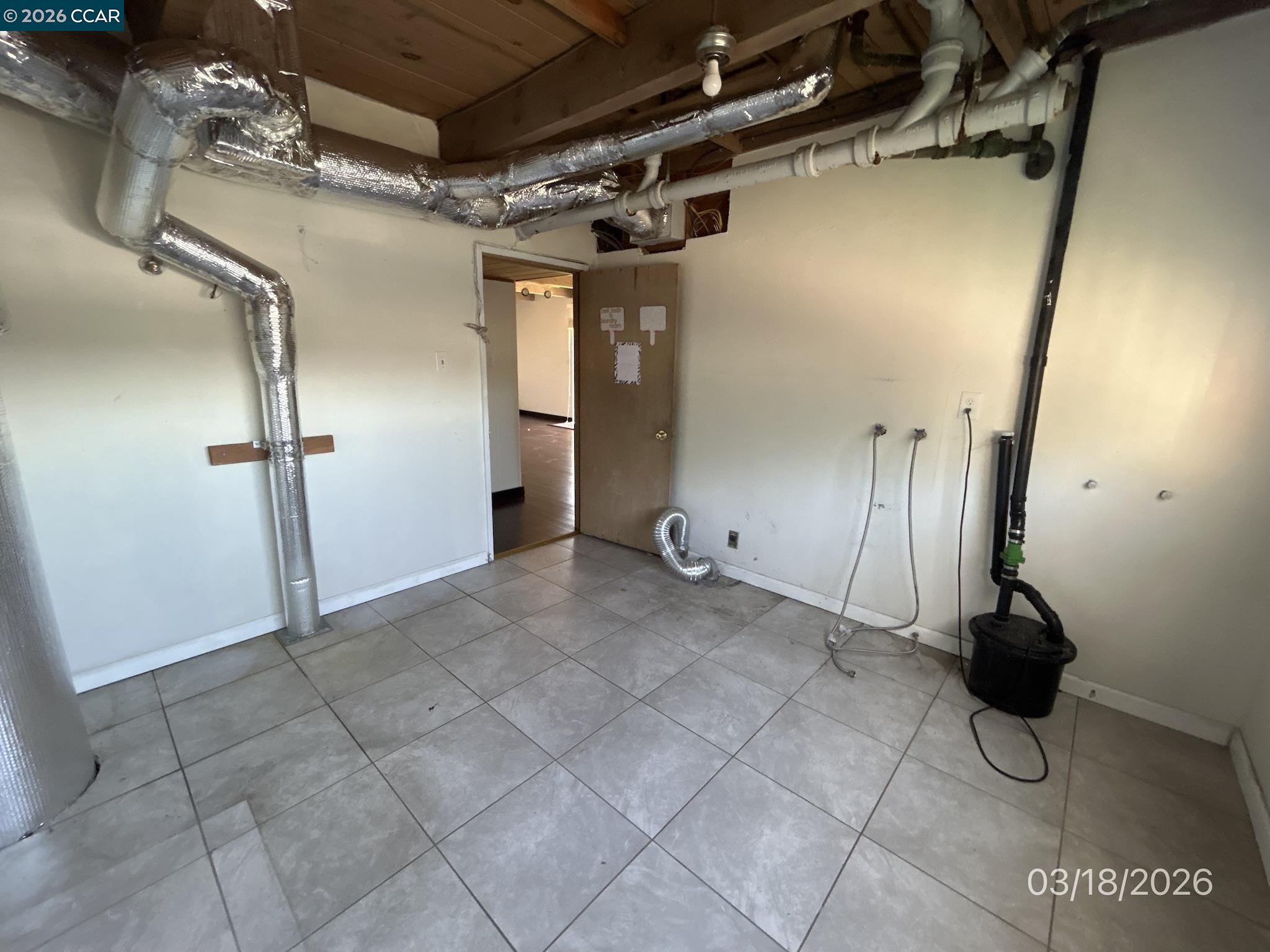 Detail Gallery Image 26 of 42 For 6233 Leona St, Oakland,  CA 94605 - 4 Beds | 2 Baths
