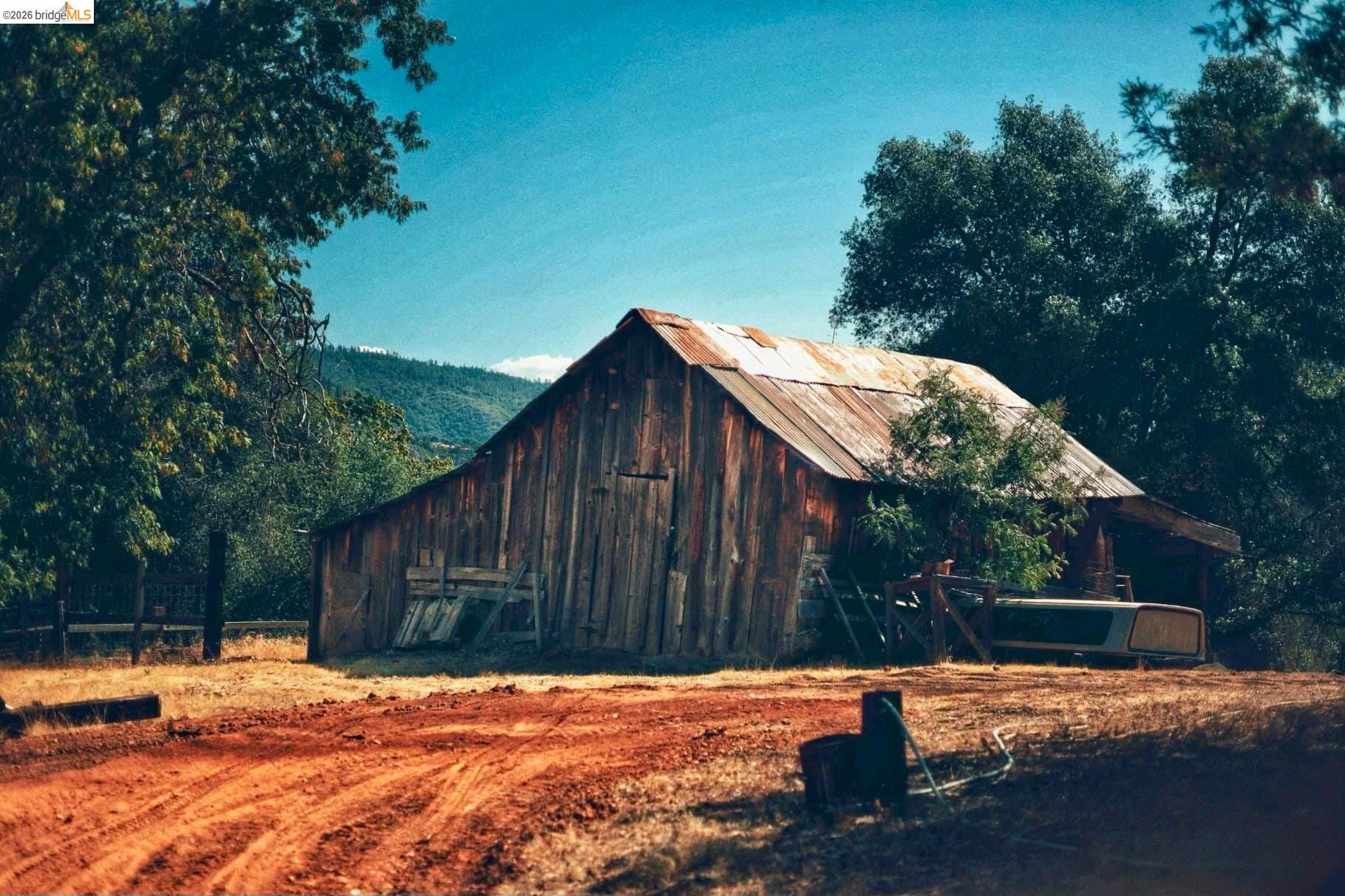 Detail Gallery Image 2 of 41 For 19361 Cherokee Rd, Tuolumne,  CA 95379 - 3 Beds | 2 Baths