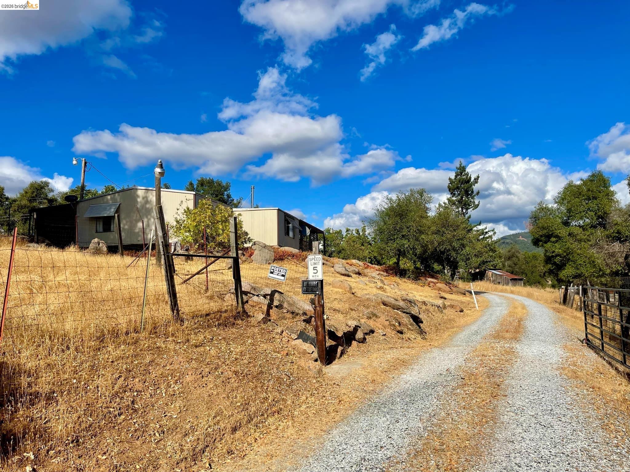 Detail Gallery Image 4 of 41 For 19361 Cherokee Rd, Tuolumne,  CA 95379 - 3 Beds | 2 Baths