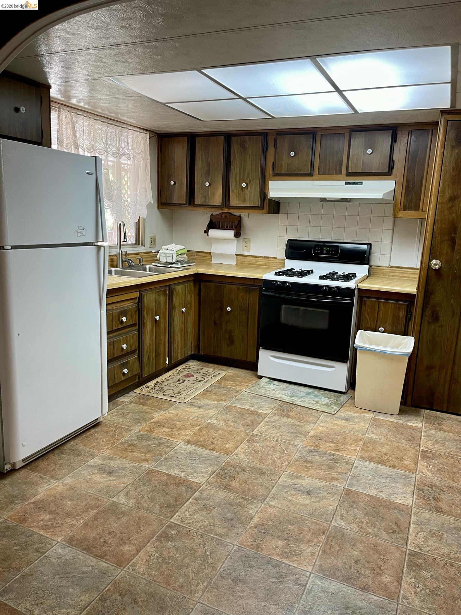 Detail Gallery Image 9 of 41 For 19361 Cherokee Rd, Tuolumne,  CA 95379 - 3 Beds | 2 Baths