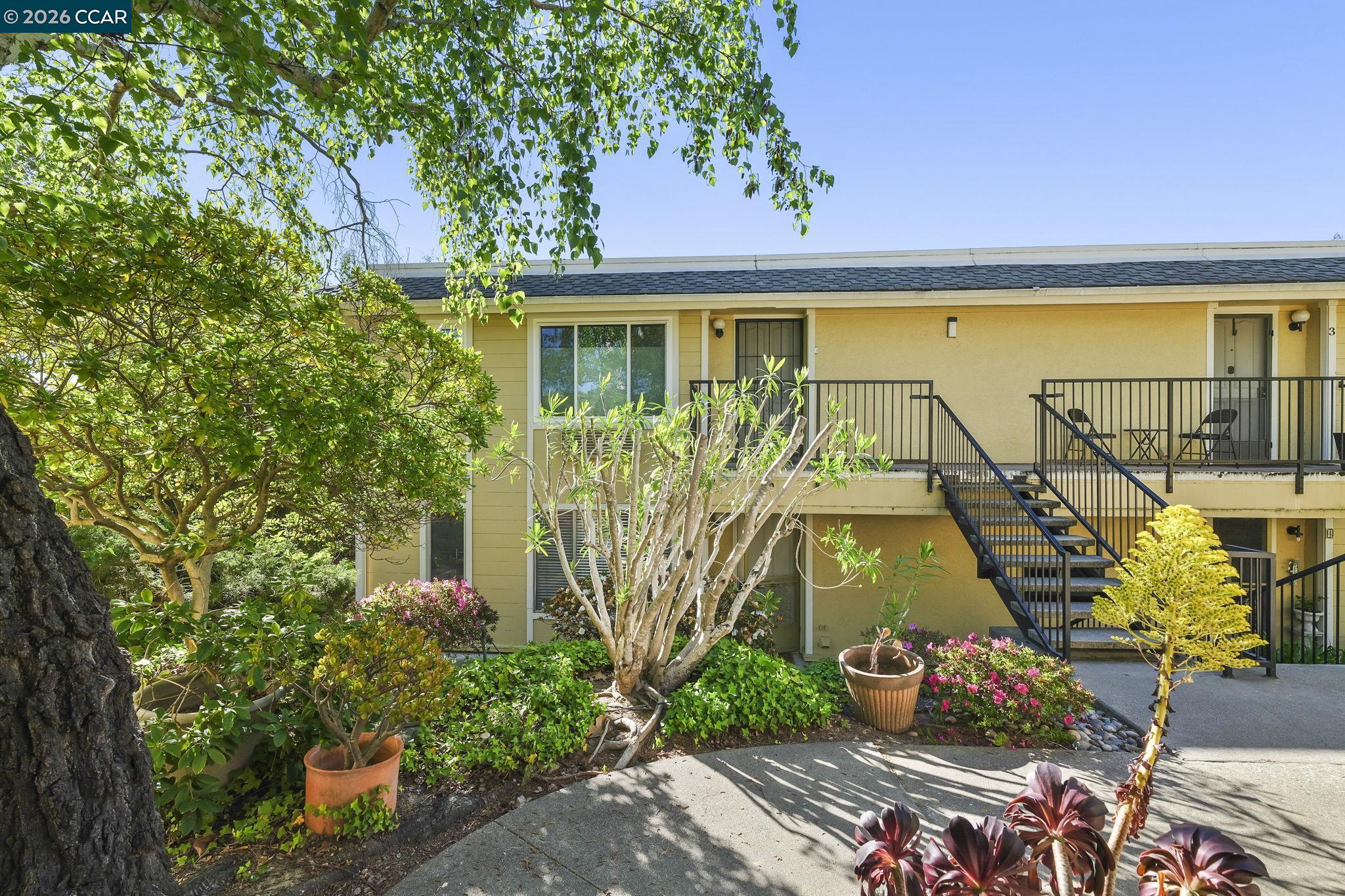 Detail Gallery Image 2 of 48 For 1201 Skycrest Dr #2,  Walnut Creek,  CA 94595 - 1 Beds | 1 Baths