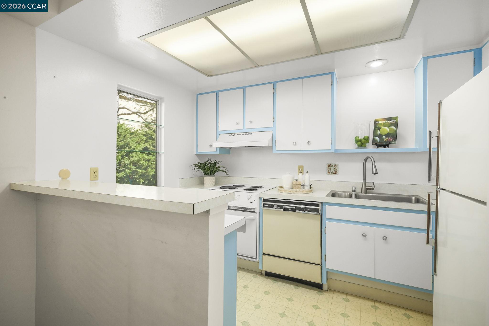 Detail Gallery Image 15 of 48 For 1201 Skycrest Dr #2,  Walnut Creek,  CA 94595 - 1 Beds | 1 Baths