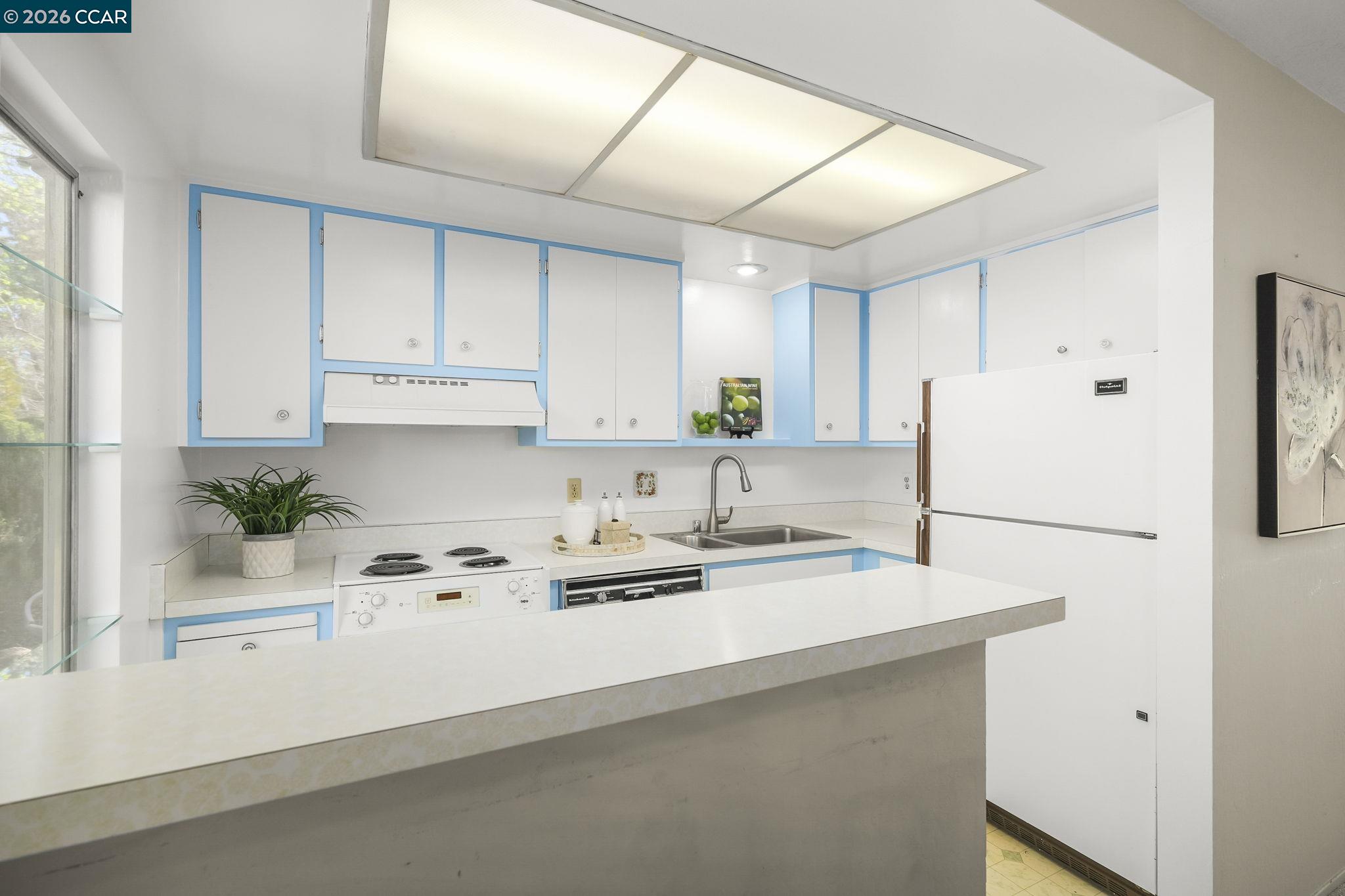 Detail Gallery Image 16 of 48 For 1201 Skycrest Dr #2,  Walnut Creek,  CA 94595 - 1 Beds | 1 Baths