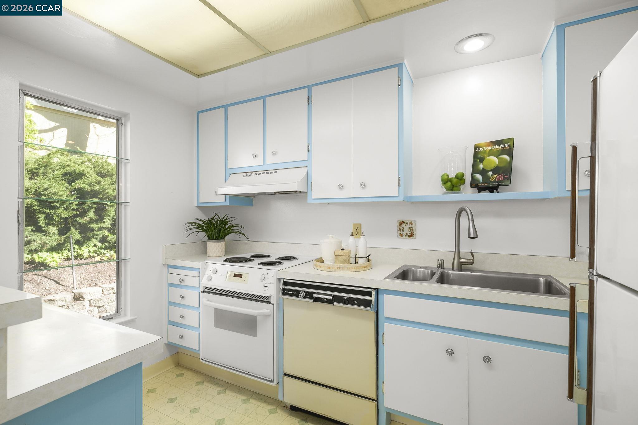 Detail Gallery Image 17 of 48 For 1201 Skycrest Dr #2,  Walnut Creek,  CA 94595 - 1 Beds | 1 Baths