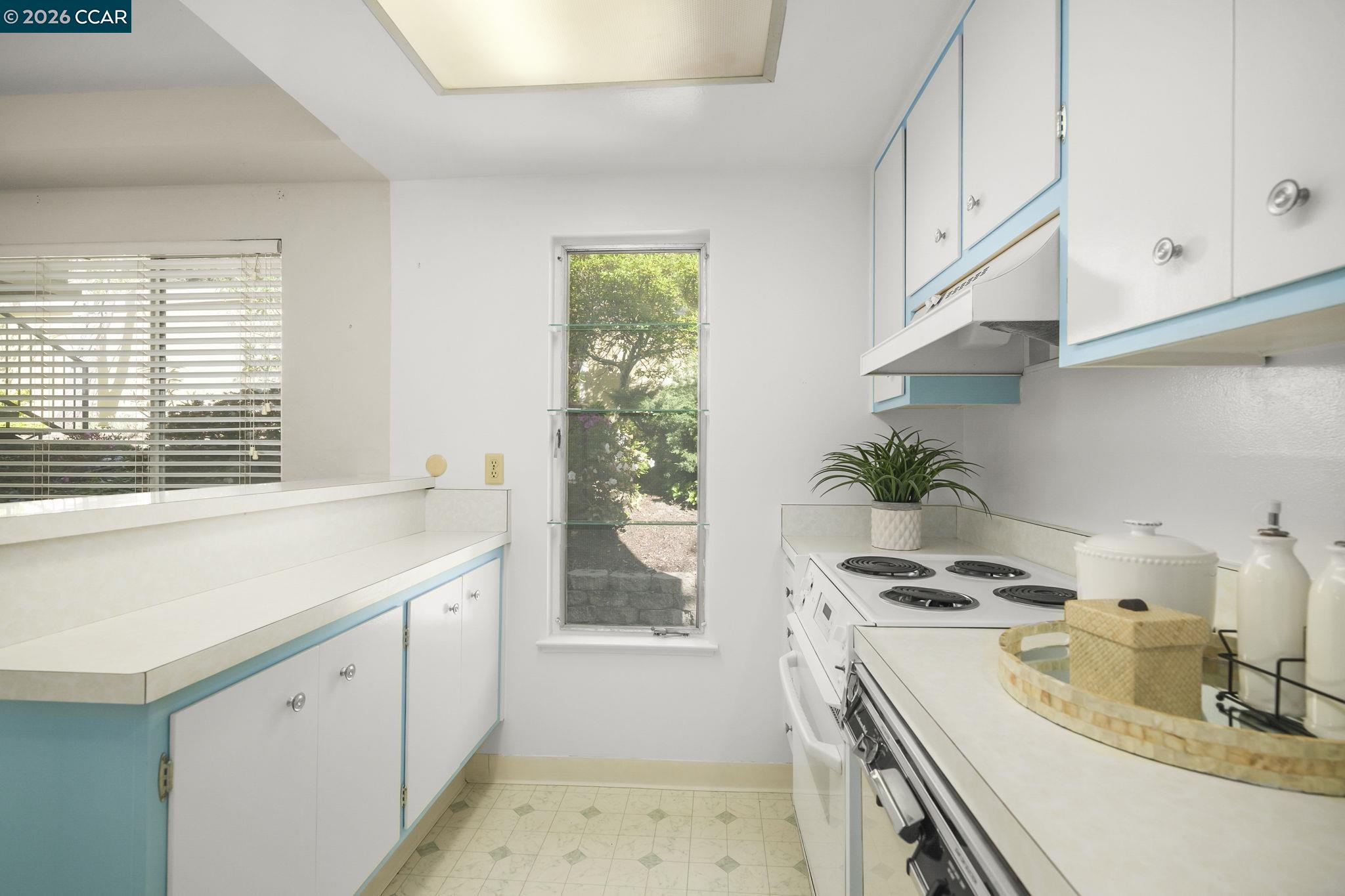 Detail Gallery Image 19 of 48 For 1201 Skycrest Dr #2,  Walnut Creek,  CA 94595 - 1 Beds | 1 Baths