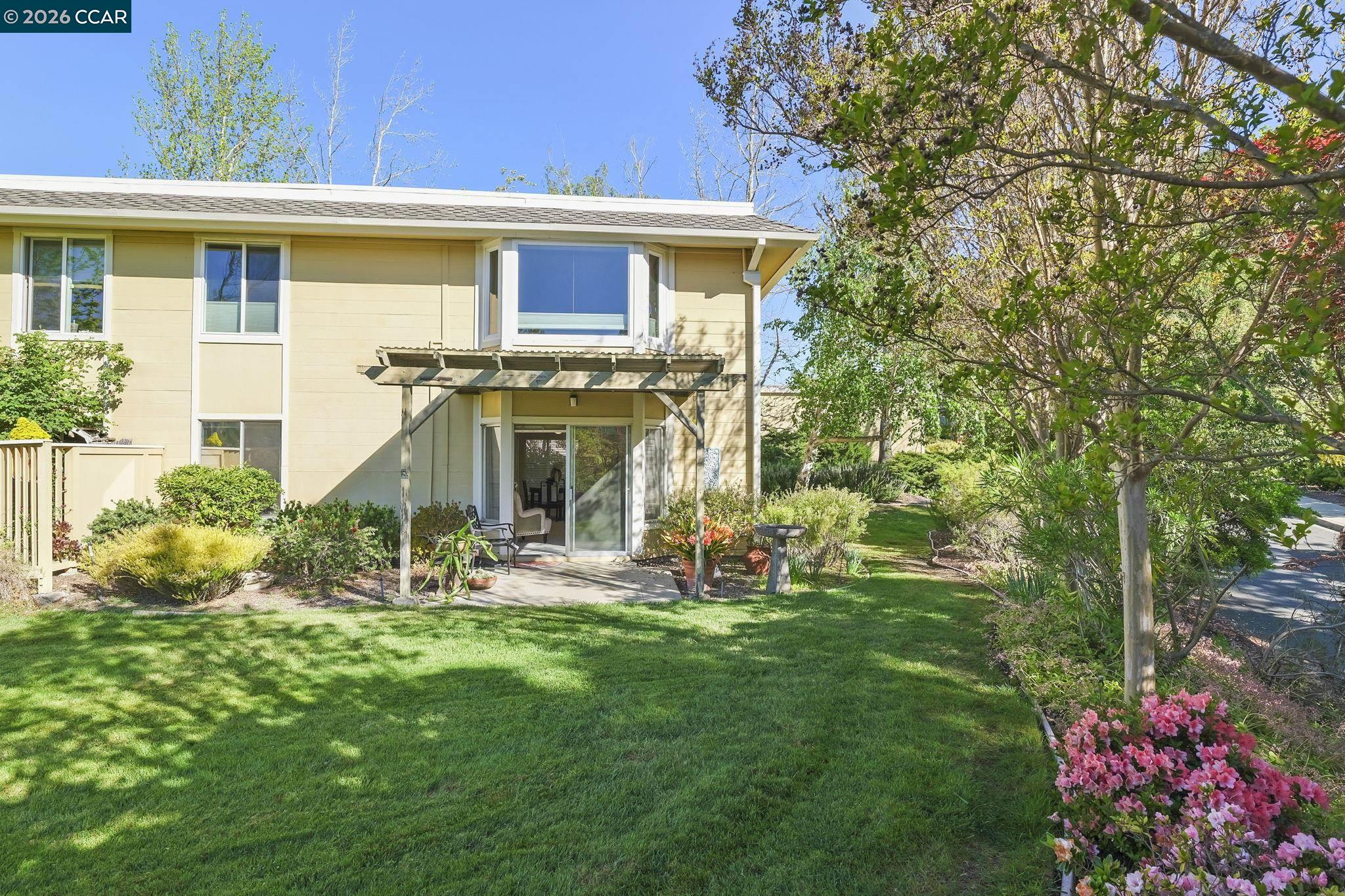 Detail Gallery Image 27 of 48 For 1201 Skycrest Dr #2,  Walnut Creek,  CA 94595 - 1 Beds | 1 Baths