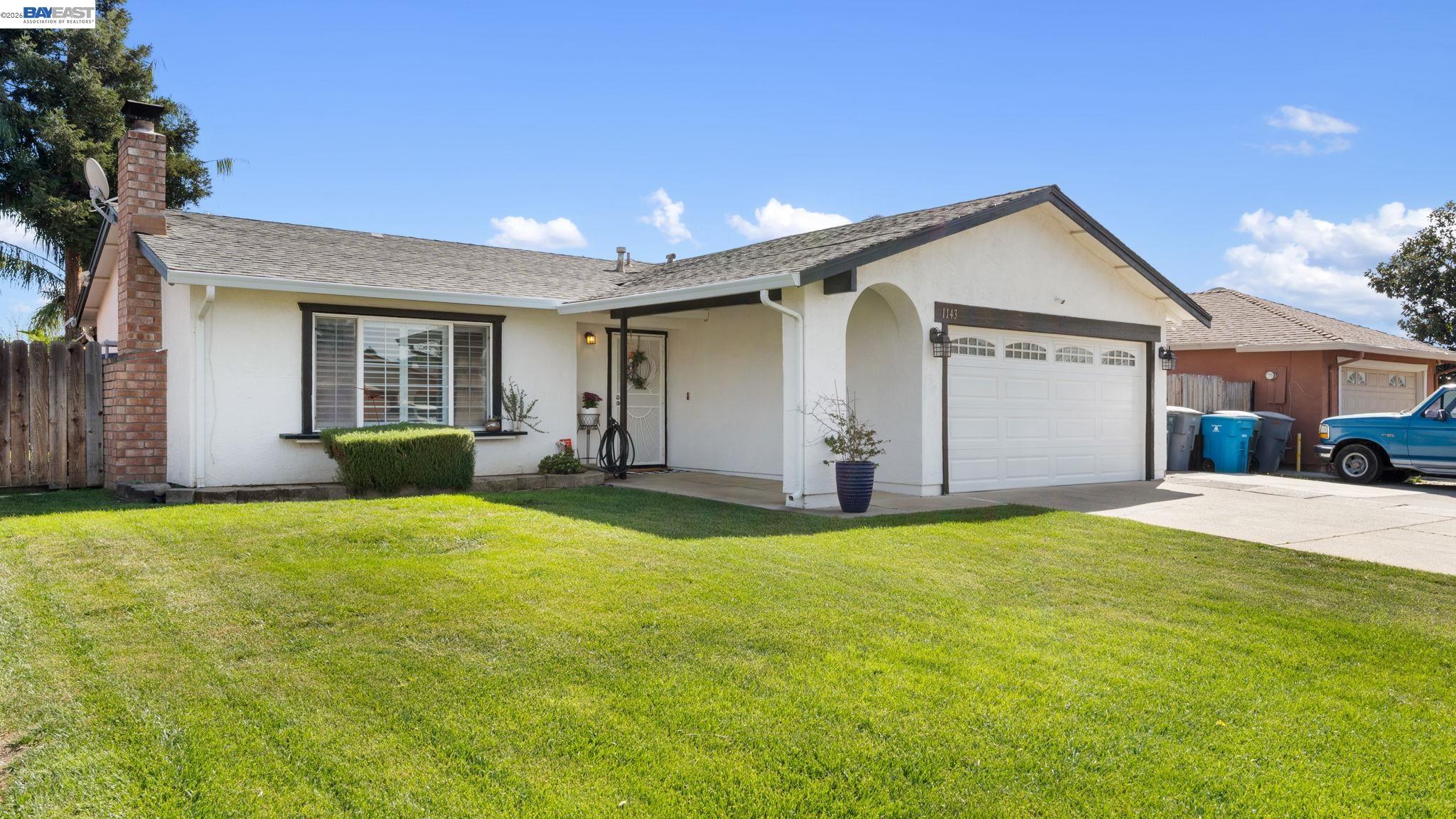 Detail Gallery Image 2 of 24 For 1143 Bedford, Vacaville,  CA 95687 - 3 Beds | 2 Baths