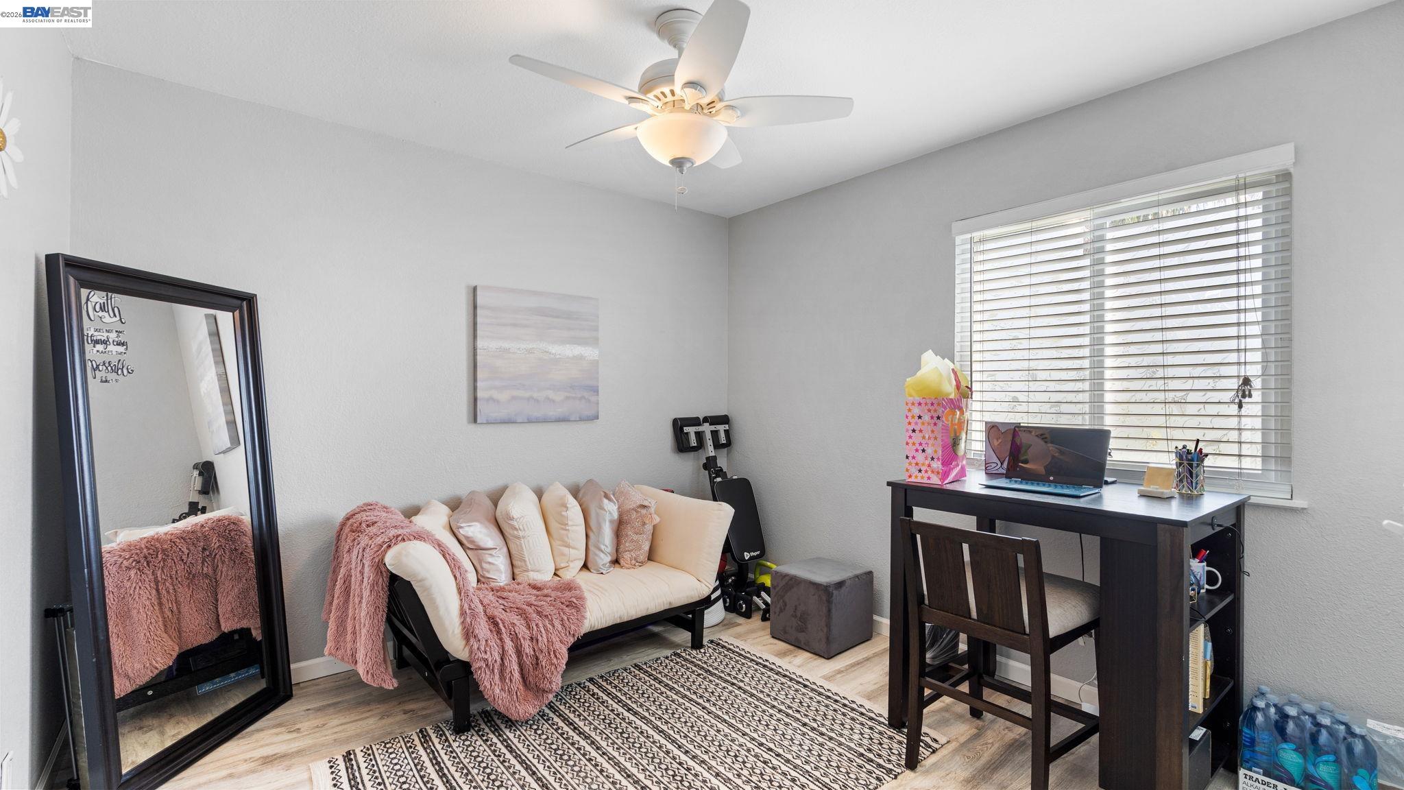 Detail Gallery Image 16 of 24 For 1143 Bedford, Vacaville,  CA 95687 - 3 Beds | 2 Baths