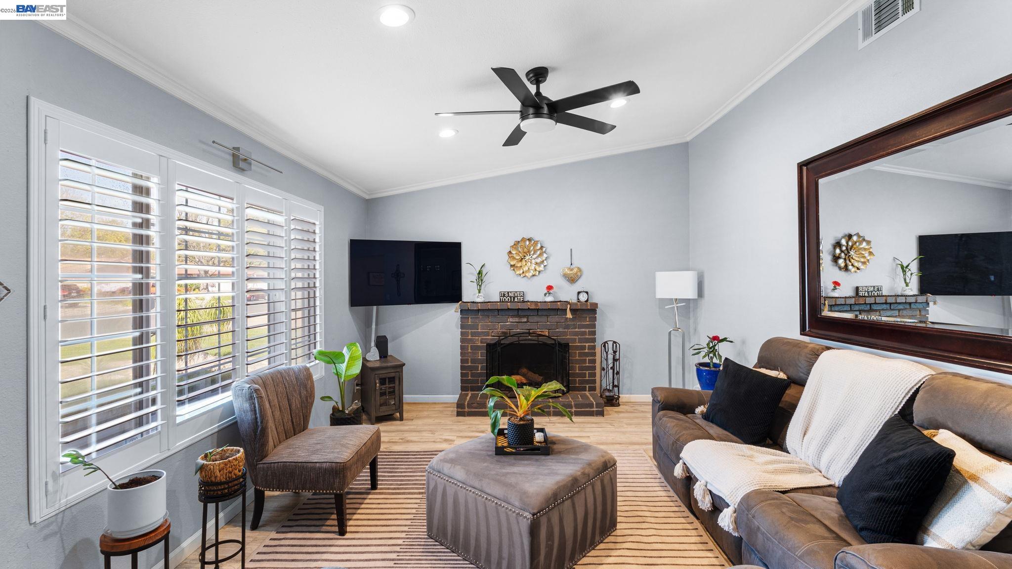 Detail Gallery Image 6 of 24 For 1143 Bedford, Vacaville,  CA 95687 - 3 Beds | 2 Baths