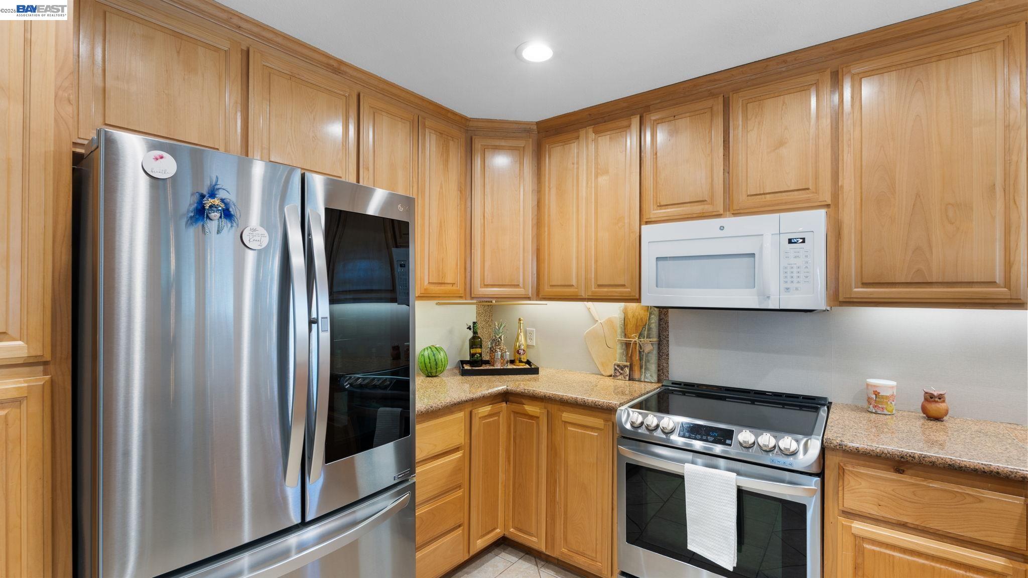 Detail Gallery Image 9 of 24 For 1143 Bedford, Vacaville,  CA 95687 - 3 Beds | 2 Baths