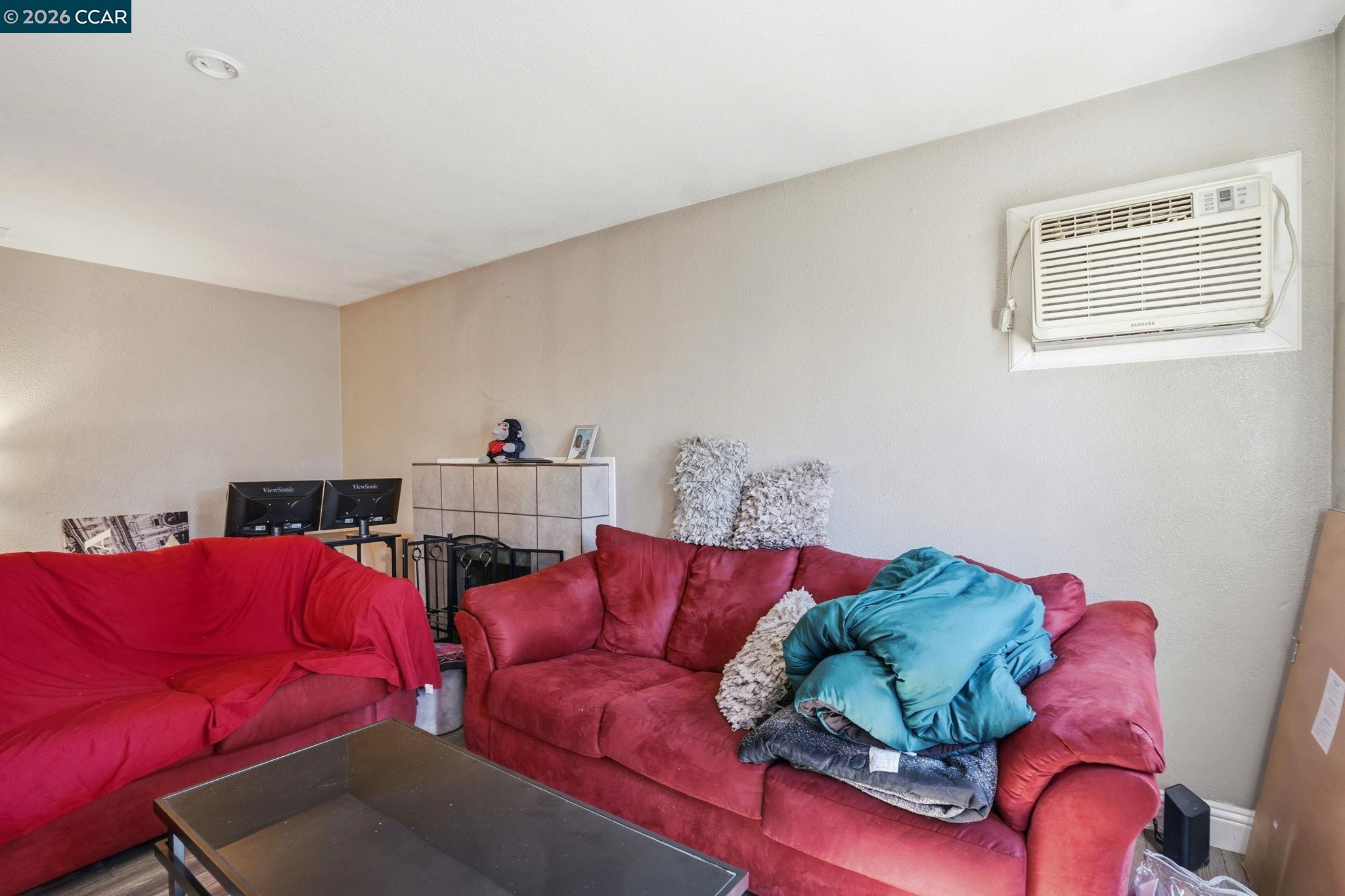 Detail Gallery Image 5 of 23 For 322 E Tregallas Rd, Antioch,  CA 94509 - 3 Beds | 1 Baths