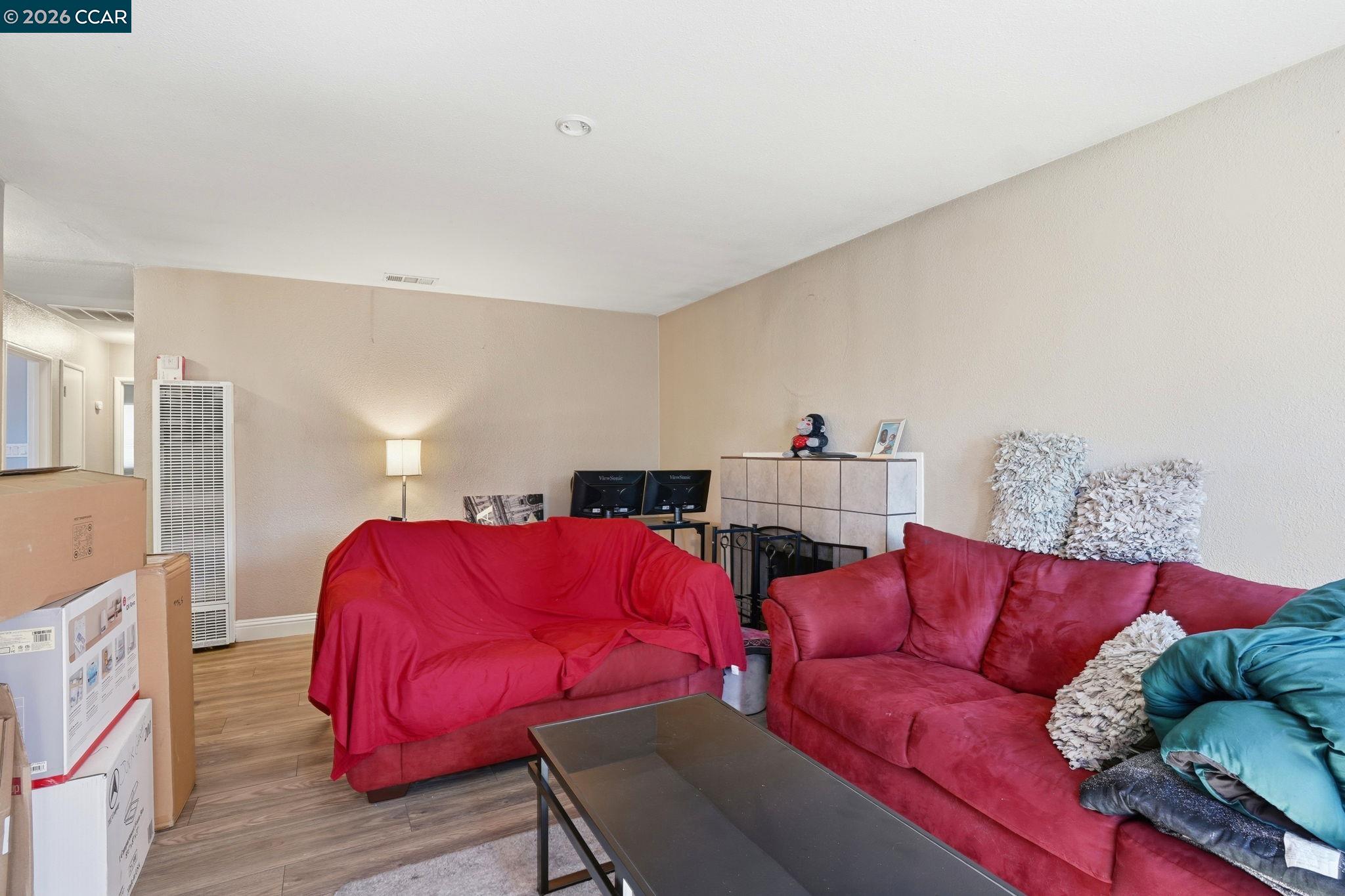 Detail Gallery Image 6 of 23 For 322 E Tregallas Rd, Antioch,  CA 94509 - 3 Beds | 1 Baths