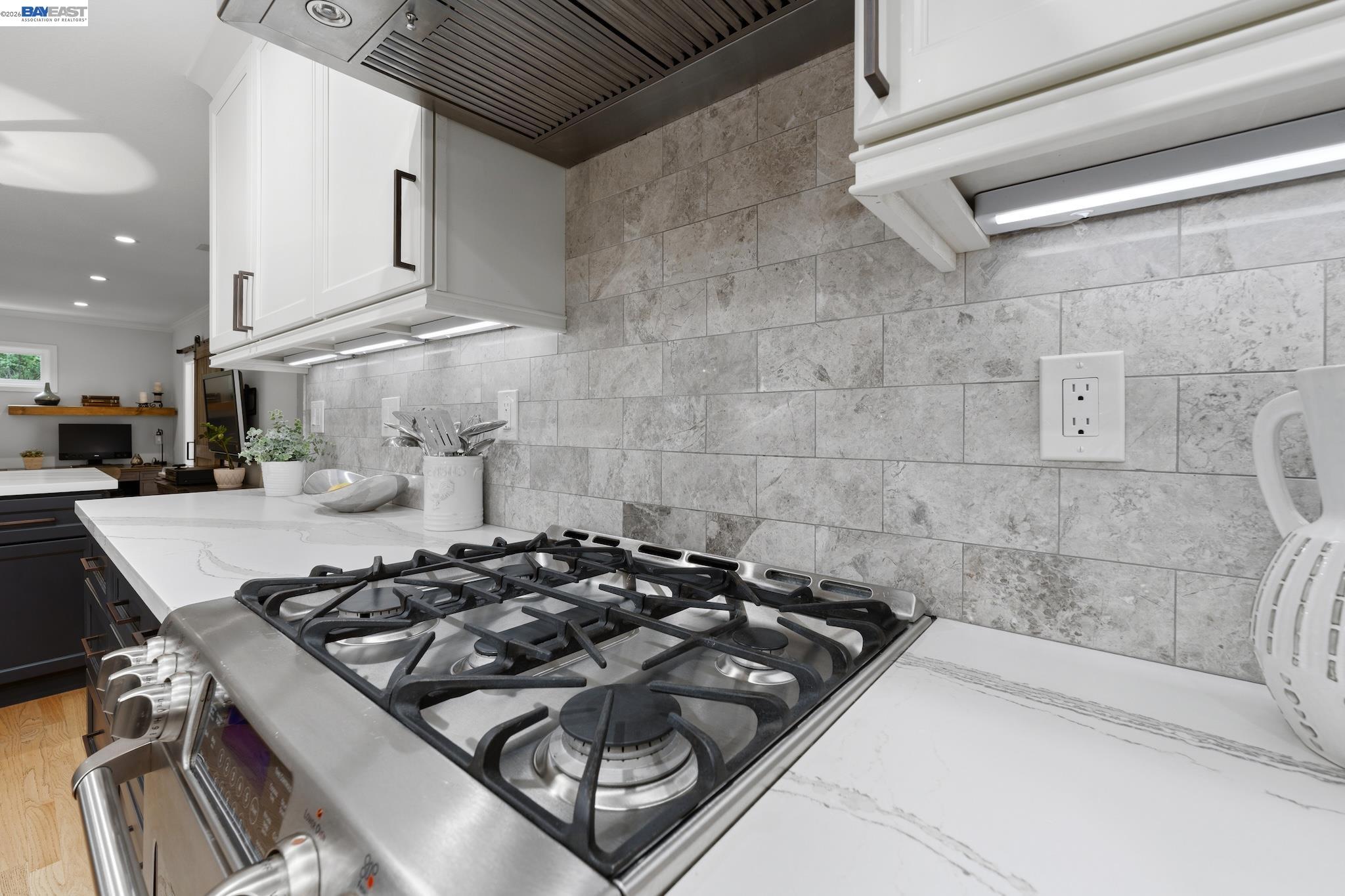 Detail Gallery Image 13 of 59 For 2726 Chateau Way, Livermore,  CA 94550 - 3 Beds | 2/1 Baths