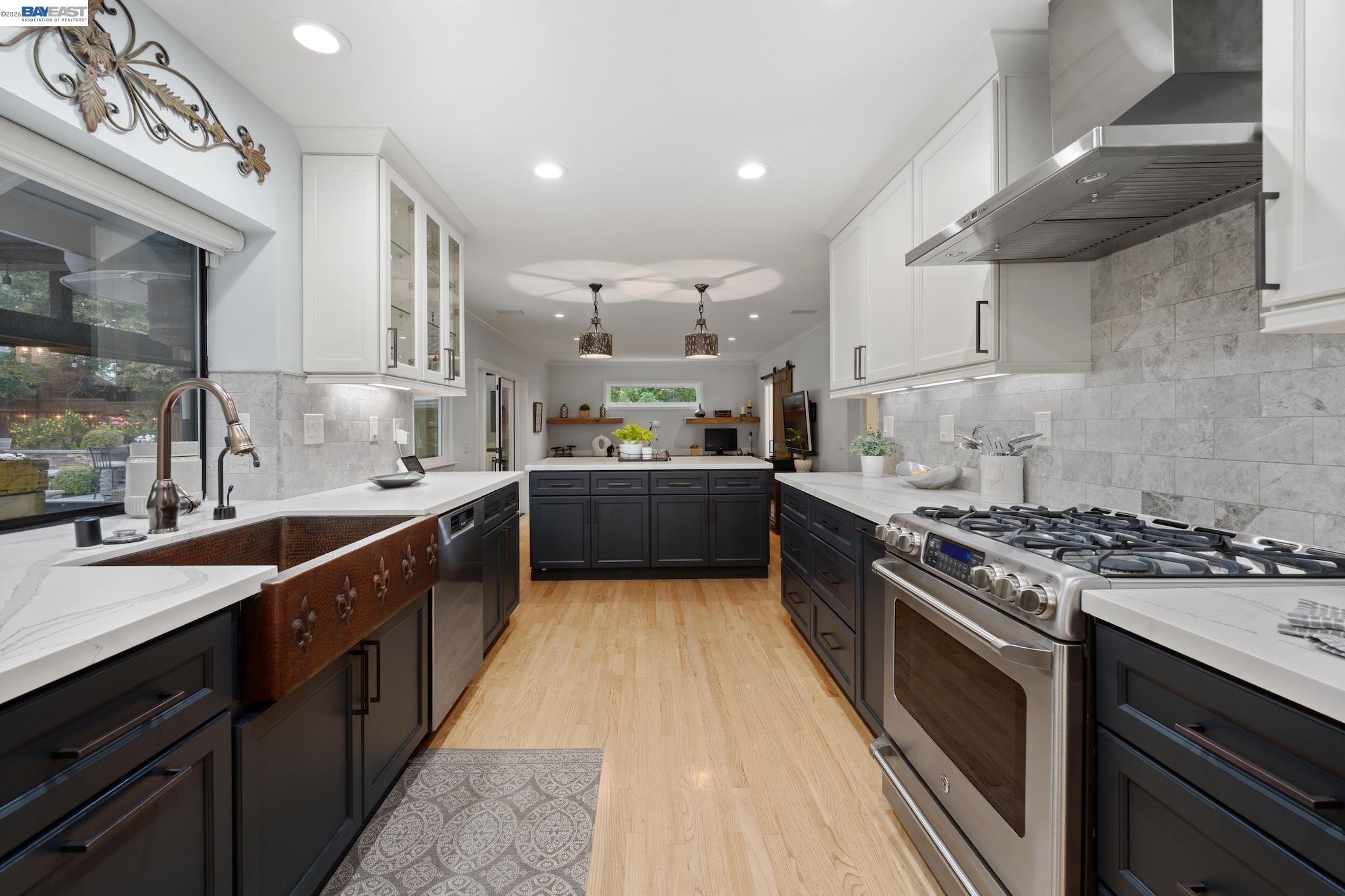 Detail Gallery Image 7 of 59 For 2726 Chateau Way, Livermore,  CA 94550 - 3 Beds | 2/1 Baths