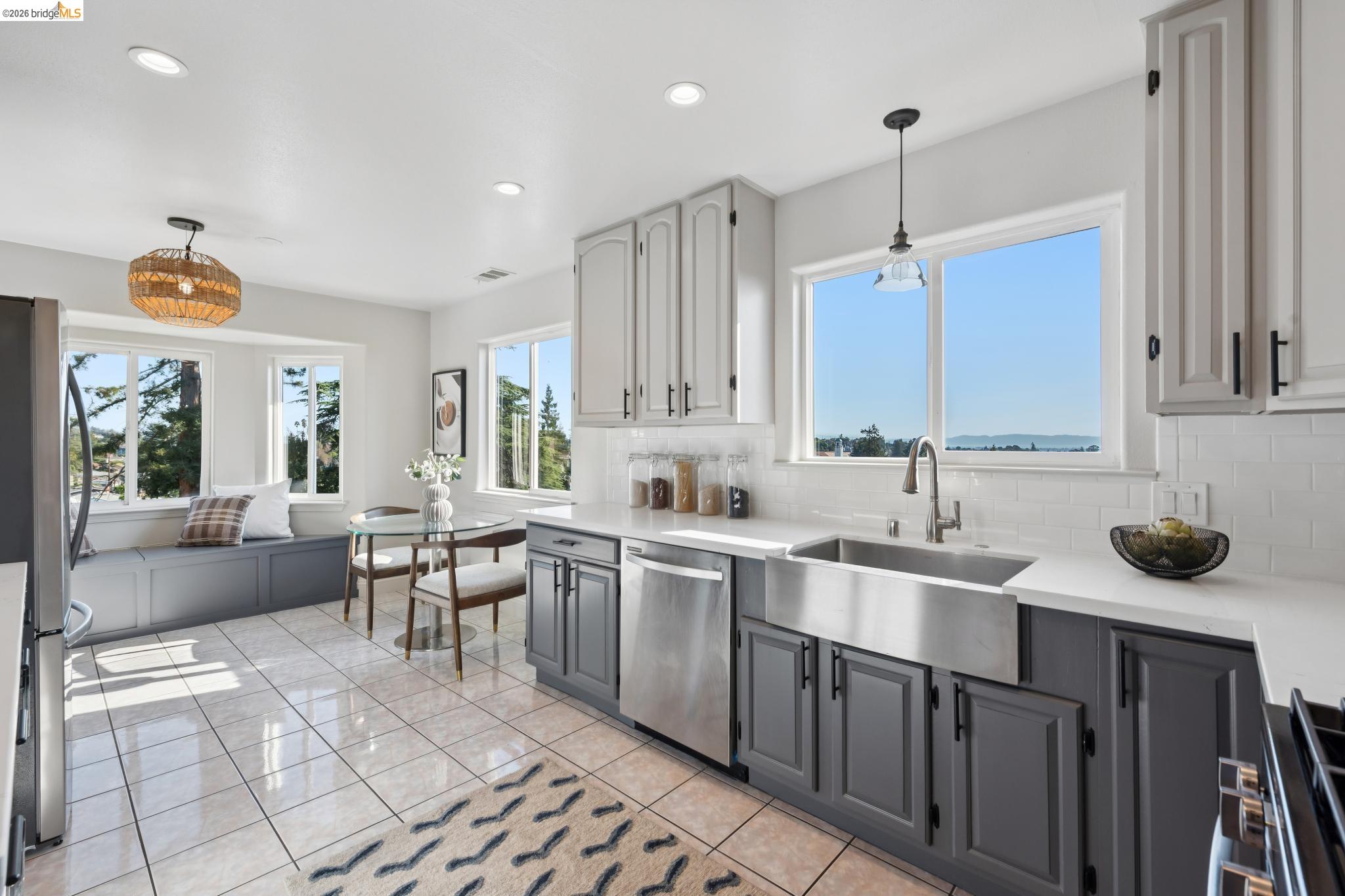 Detail Gallery Image 15 of 51 For 4021 Maybelle Ave, Oakland,  CA 94619 - 4 Beds | 3 Baths