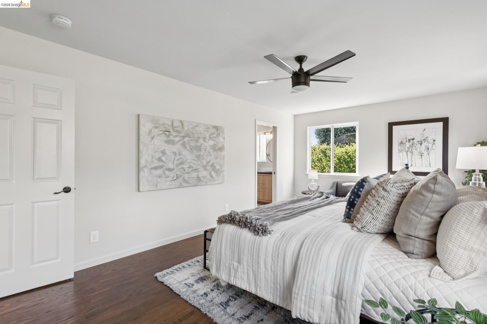 Detail Gallery Image 22 of 51 For 4021 Maybelle Ave, Oakland,  CA 94619 - 4 Beds | 3 Baths