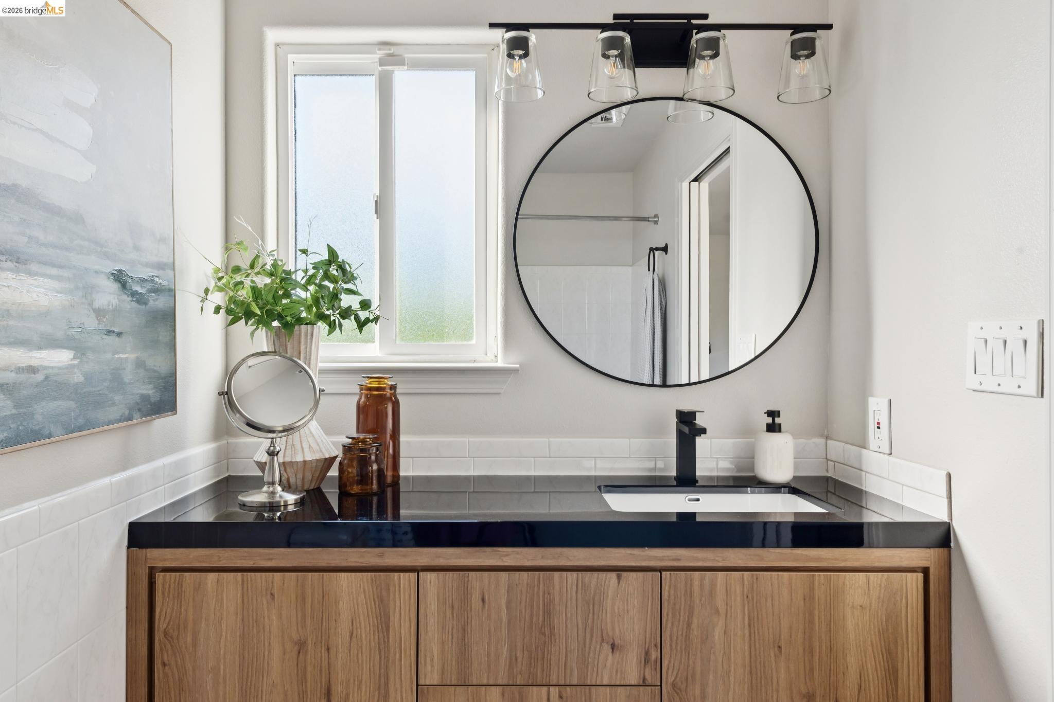 Detail Gallery Image 25 of 51 For 4021 Maybelle Ave, Oakland,  CA 94619 - 4 Beds | 3 Baths