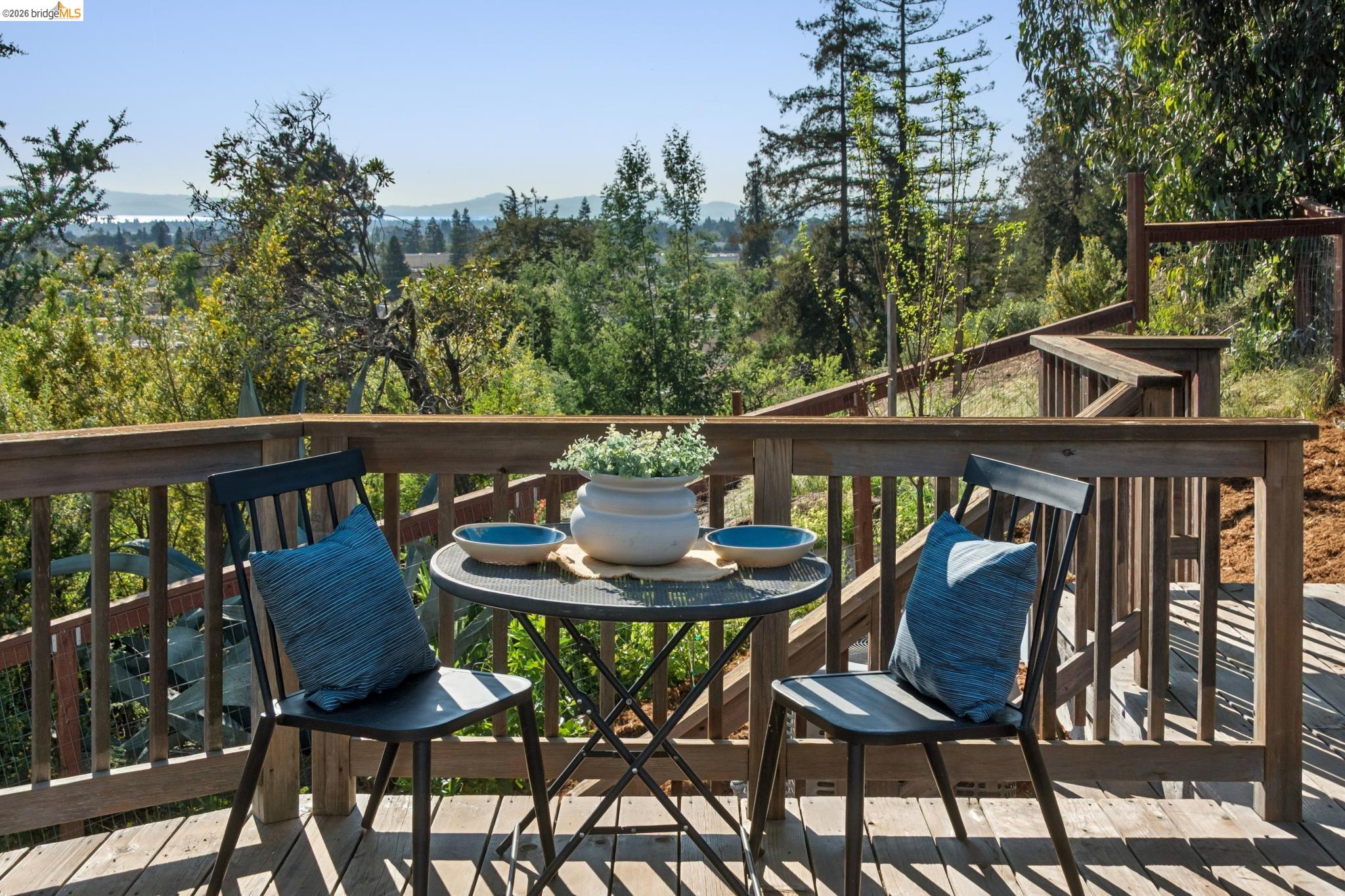 Detail Gallery Image 41 of 51 For 4021 Maybelle Ave, Oakland,  CA 94619 - 4 Beds | 3 Baths