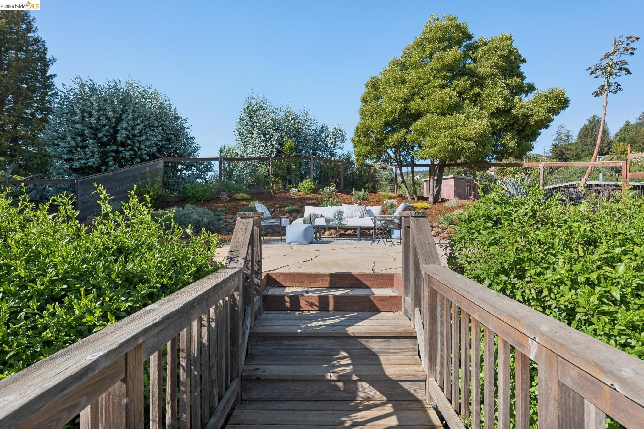 Detail Gallery Image 43 of 51 For 4021 Maybelle Ave, Oakland,  CA 94619 - 4 Beds | 3 Baths