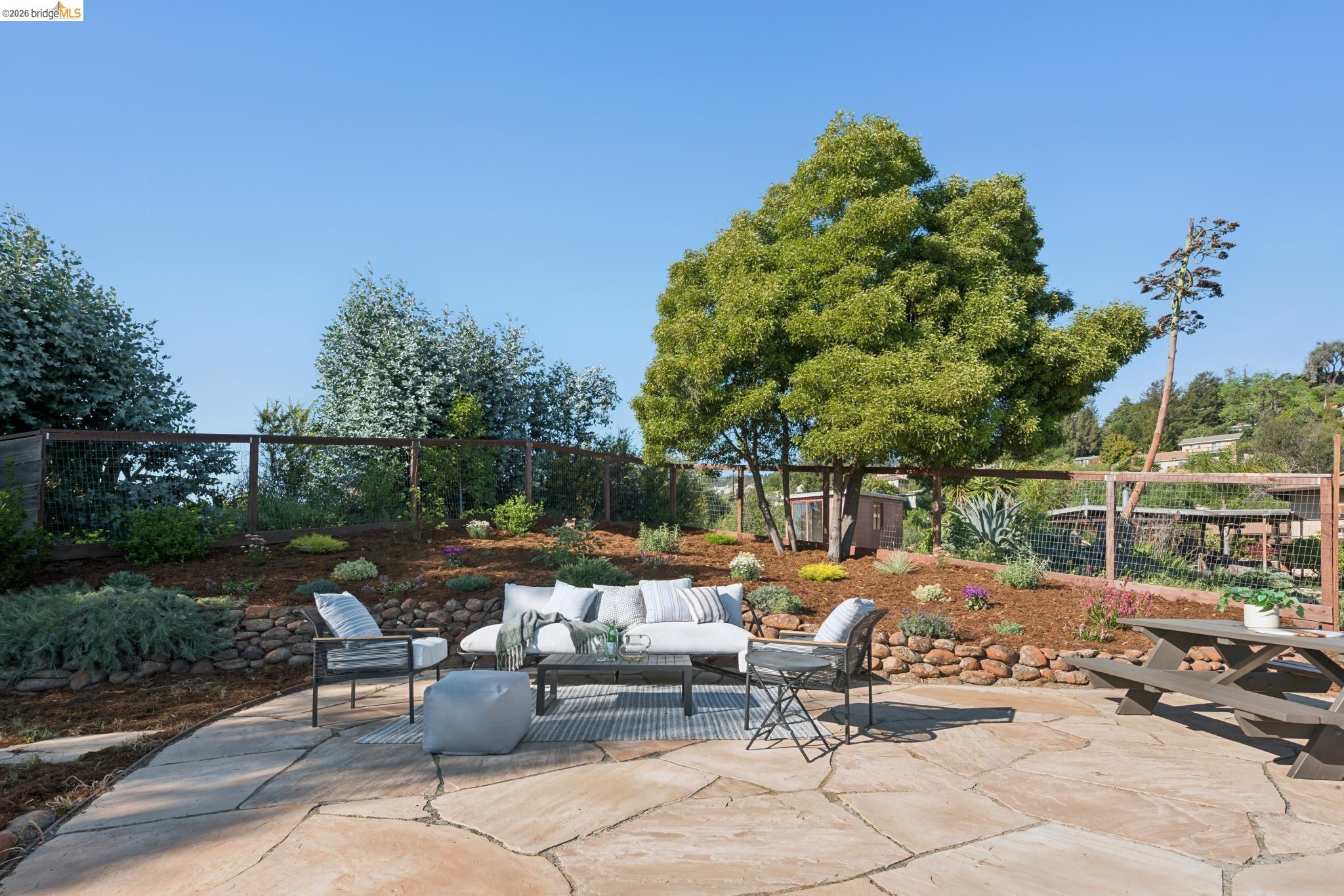 Detail Gallery Image 44 of 51 For 4021 Maybelle Ave, Oakland,  CA 94619 - 4 Beds | 3 Baths