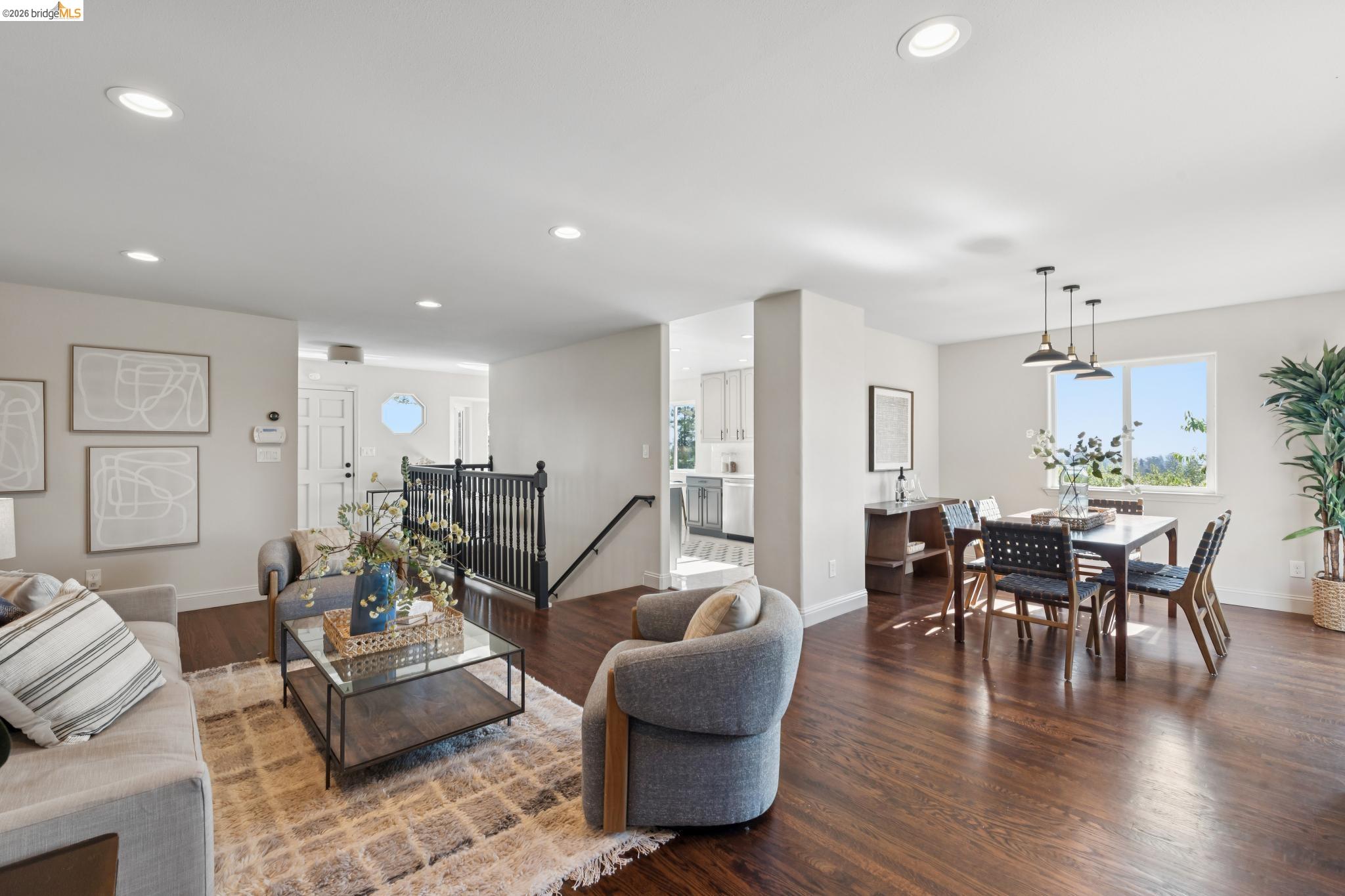 Detail Gallery Image 10 of 51 For 4021 Maybelle Ave, Oakland,  CA 94619 - 4 Beds | 3 Baths