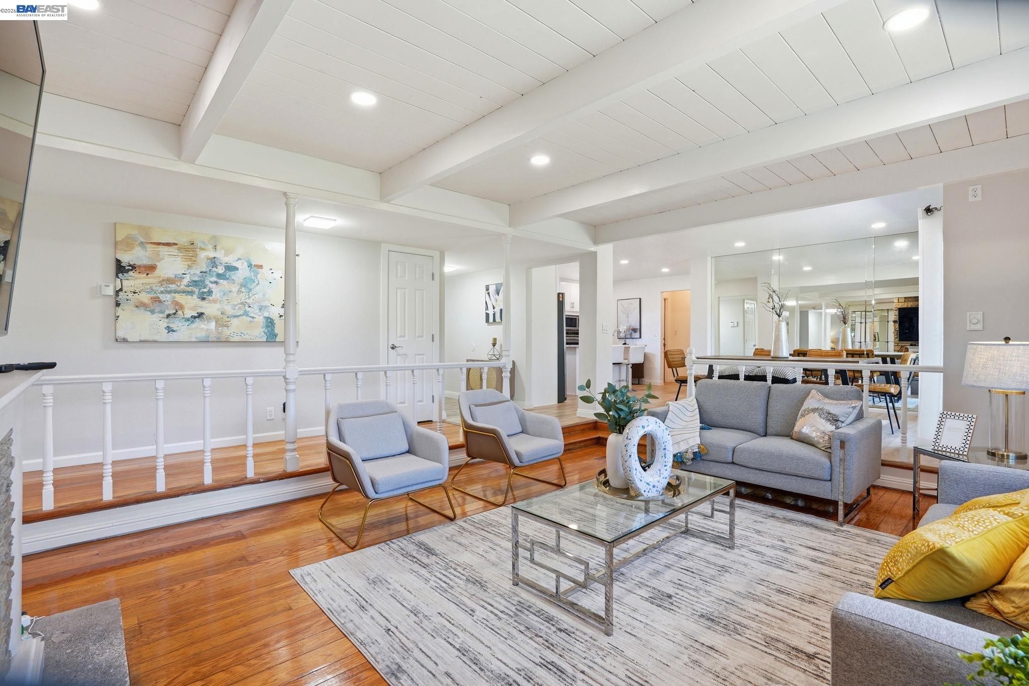 Detail Gallery Image 13 of 32 For 15 Sequoyah View Ct, Oakland,  CA 94605 - 4 Beds | 3 Baths