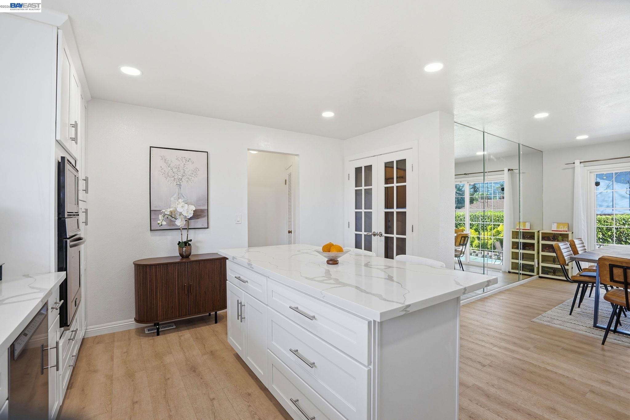 Detail Gallery Image 17 of 32 For 15 Sequoyah View Ct, Oakland,  CA 94605 - 4 Beds | 3 Baths