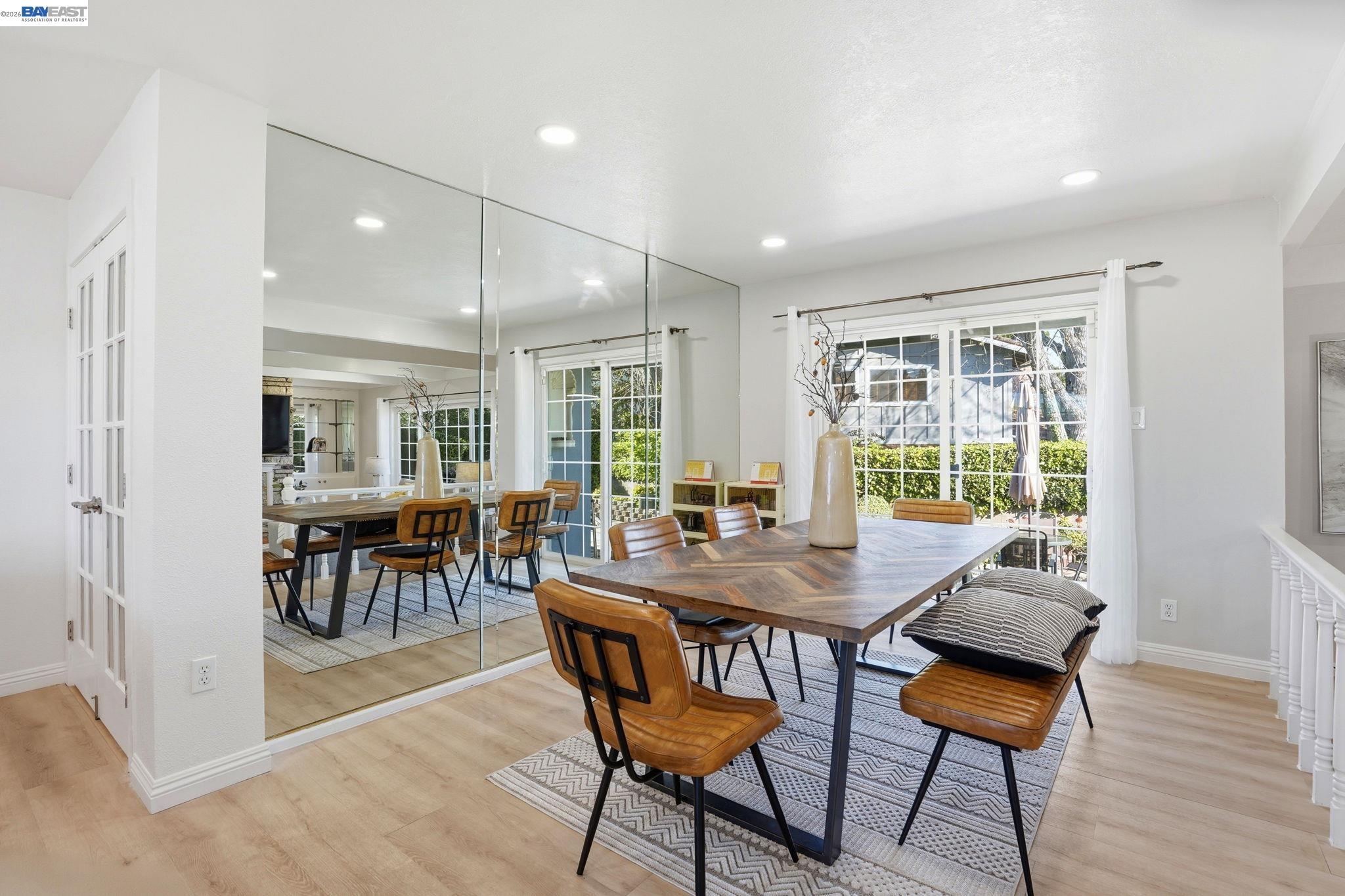 Detail Gallery Image 18 of 32 For 15 Sequoyah View Ct, Oakland,  CA 94605 - 4 Beds | 3 Baths