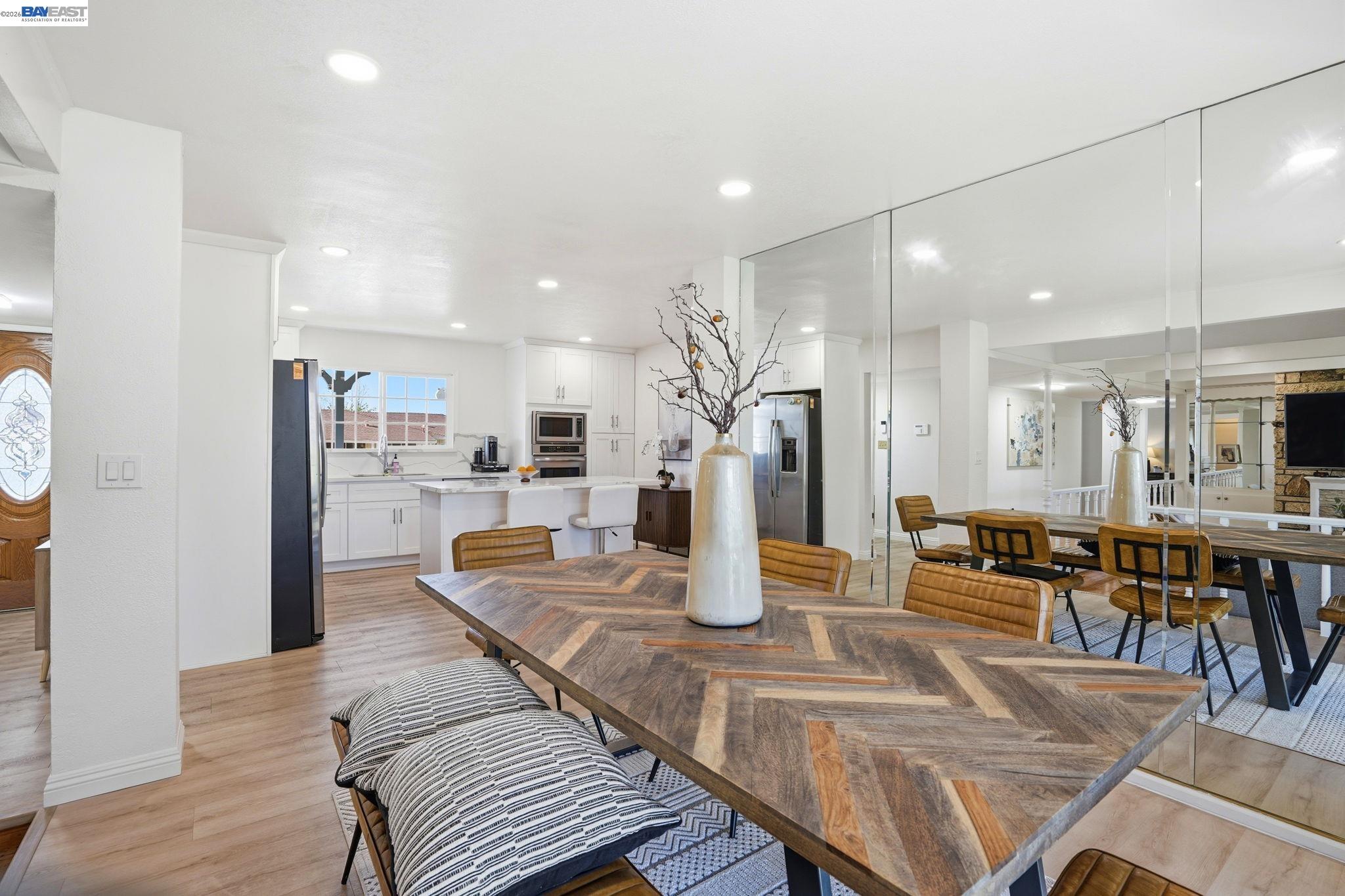 Detail Gallery Image 20 of 32 For 15 Sequoyah View Ct, Oakland,  CA 94605 - 4 Beds | 3 Baths