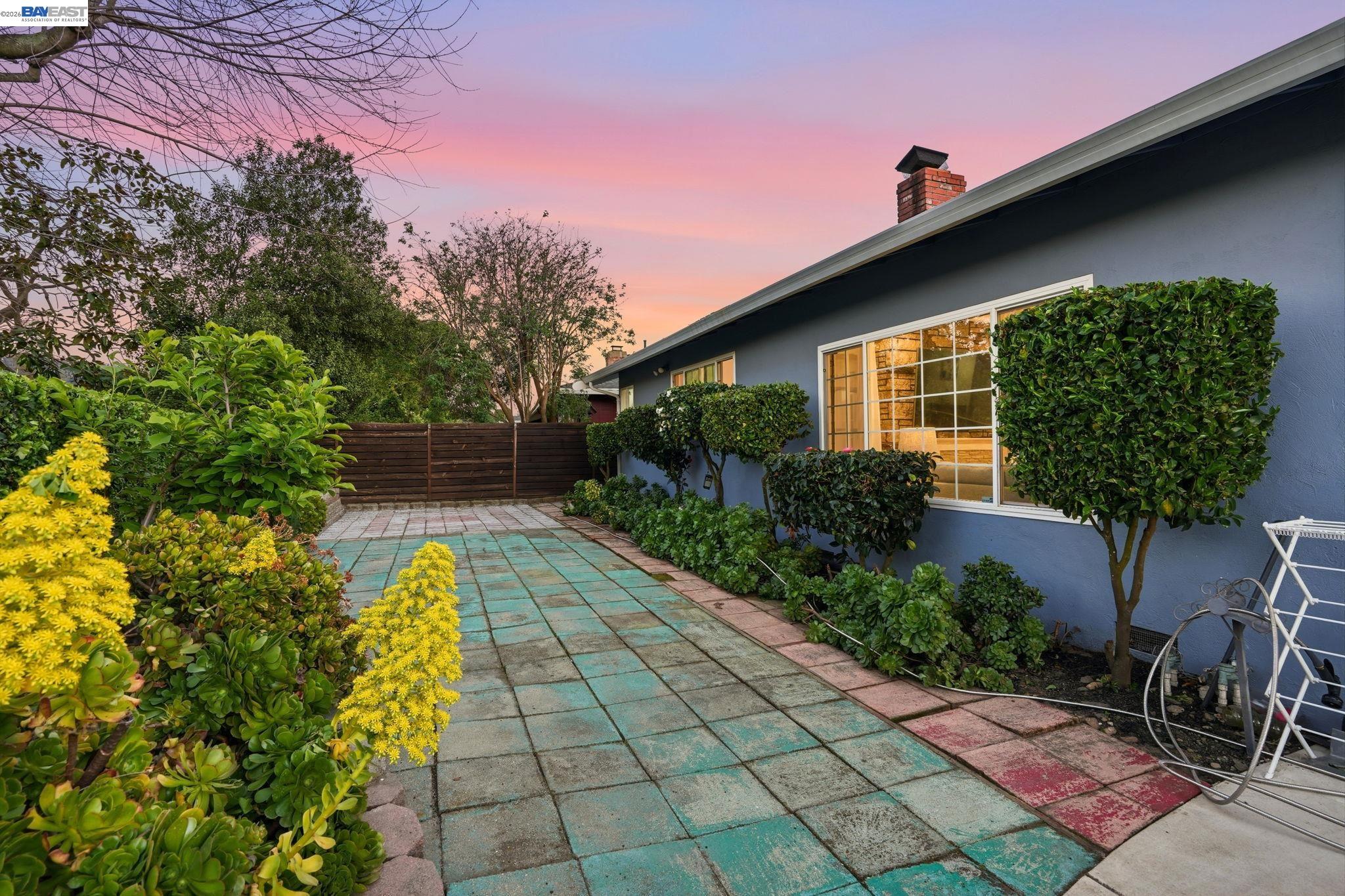 Detail Gallery Image 29 of 32 For 15 Sequoyah View Ct, Oakland,  CA 94605 - 4 Beds | 3 Baths