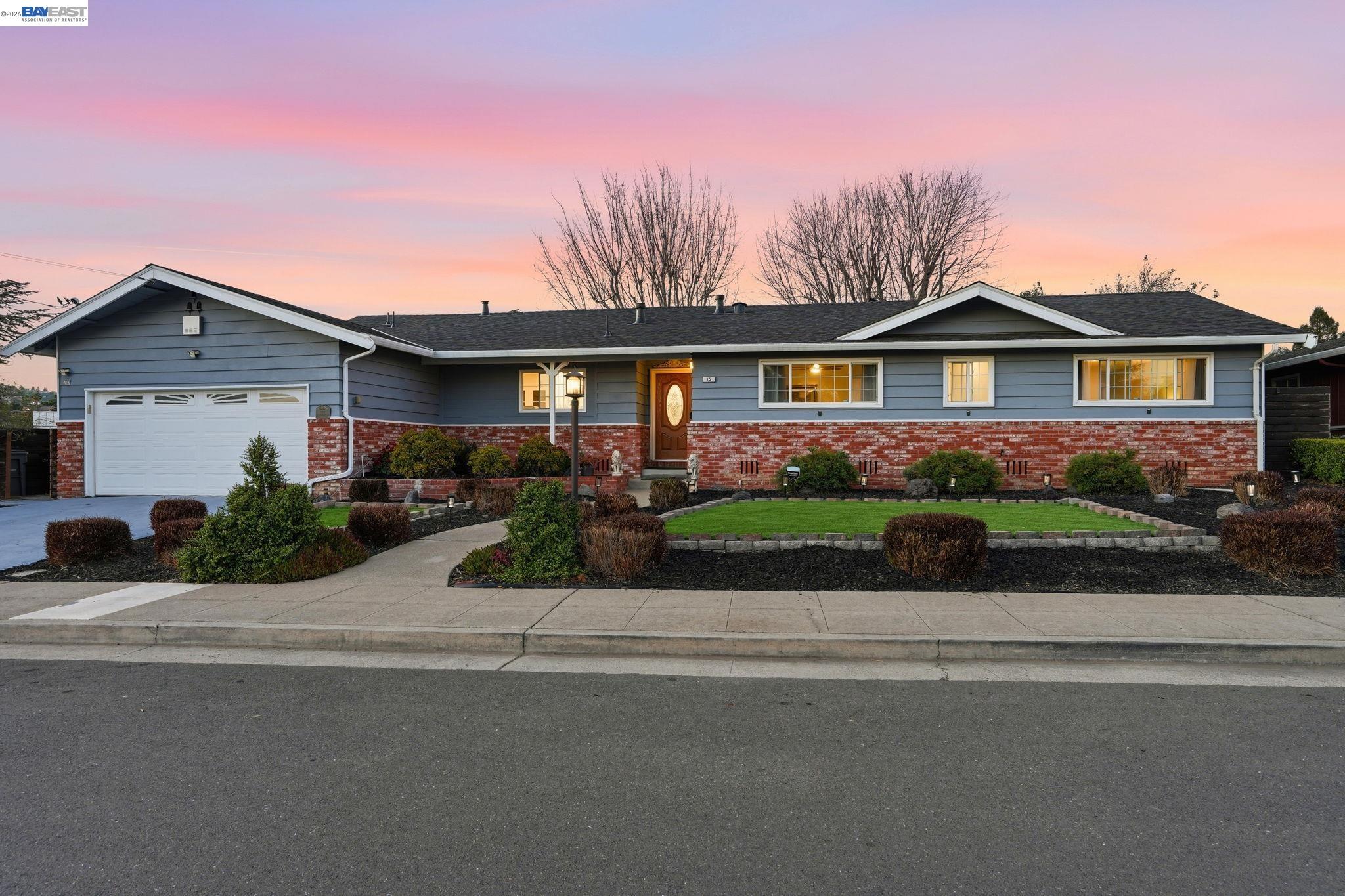 Detail Gallery Image 6 of 32 For 15 Sequoyah View Ct, Oakland,  CA 94605 - 4 Beds | 3 Baths