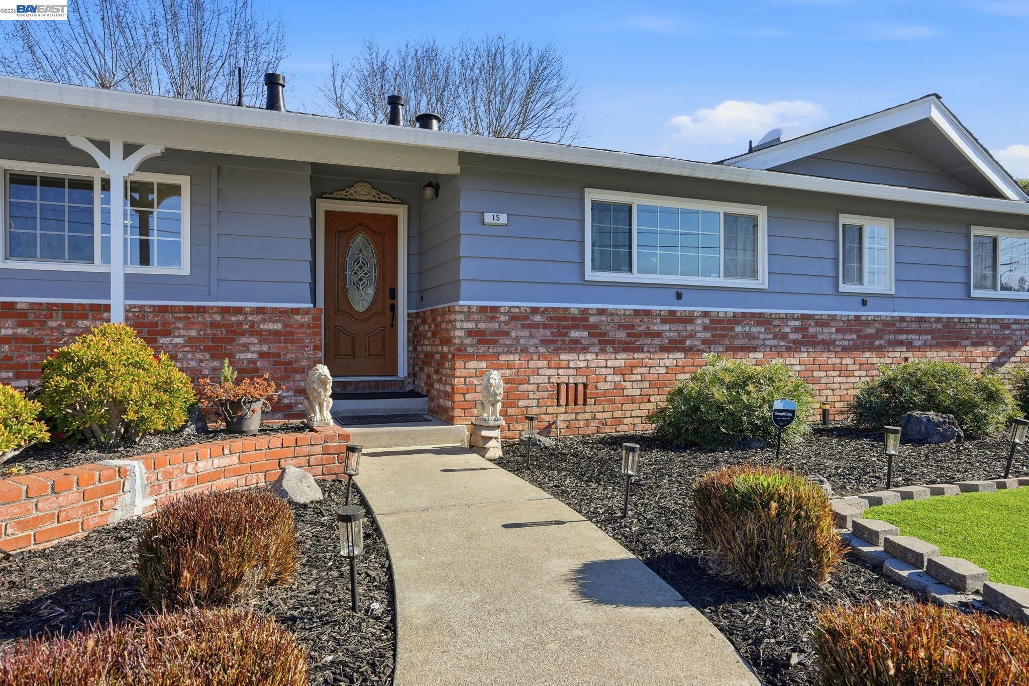 Detail Gallery Image 10 of 32 For 15 Sequoyah View Ct, Oakland,  CA 94605 - 4 Beds | 3 Baths