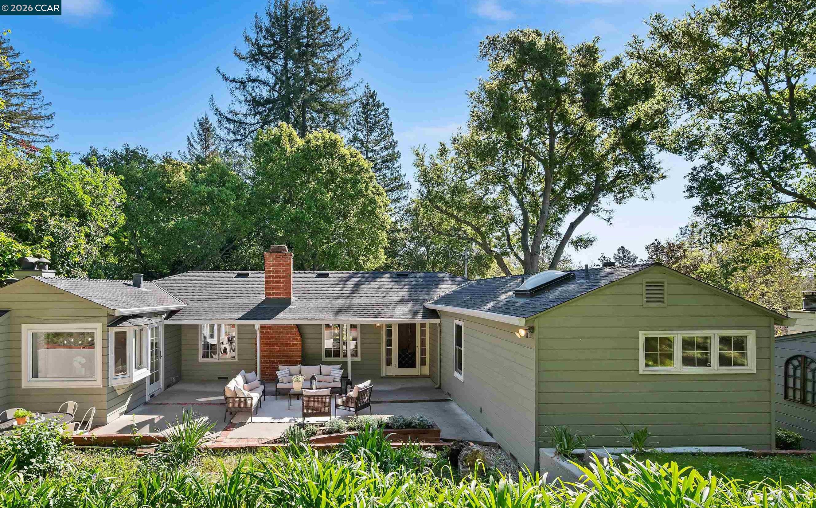 Detail Gallery Image 17 of 23 For 120 Las Vegas, Orinda,  CA 94563 - 3 Beds | 2 Baths