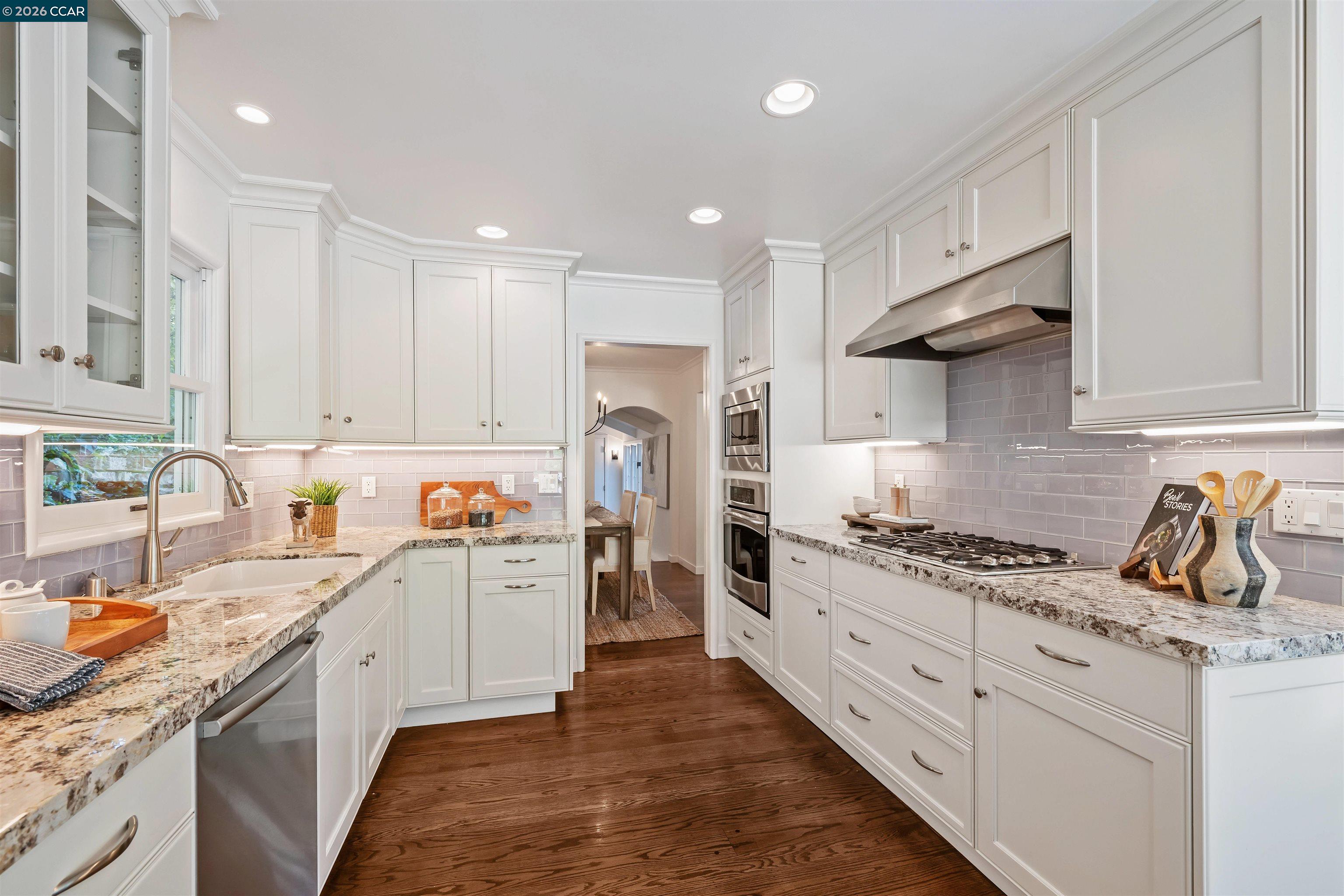 Detail Gallery Image 5 of 23 For 120 Las Vegas, Orinda,  CA 94563 - 3 Beds | 2 Baths