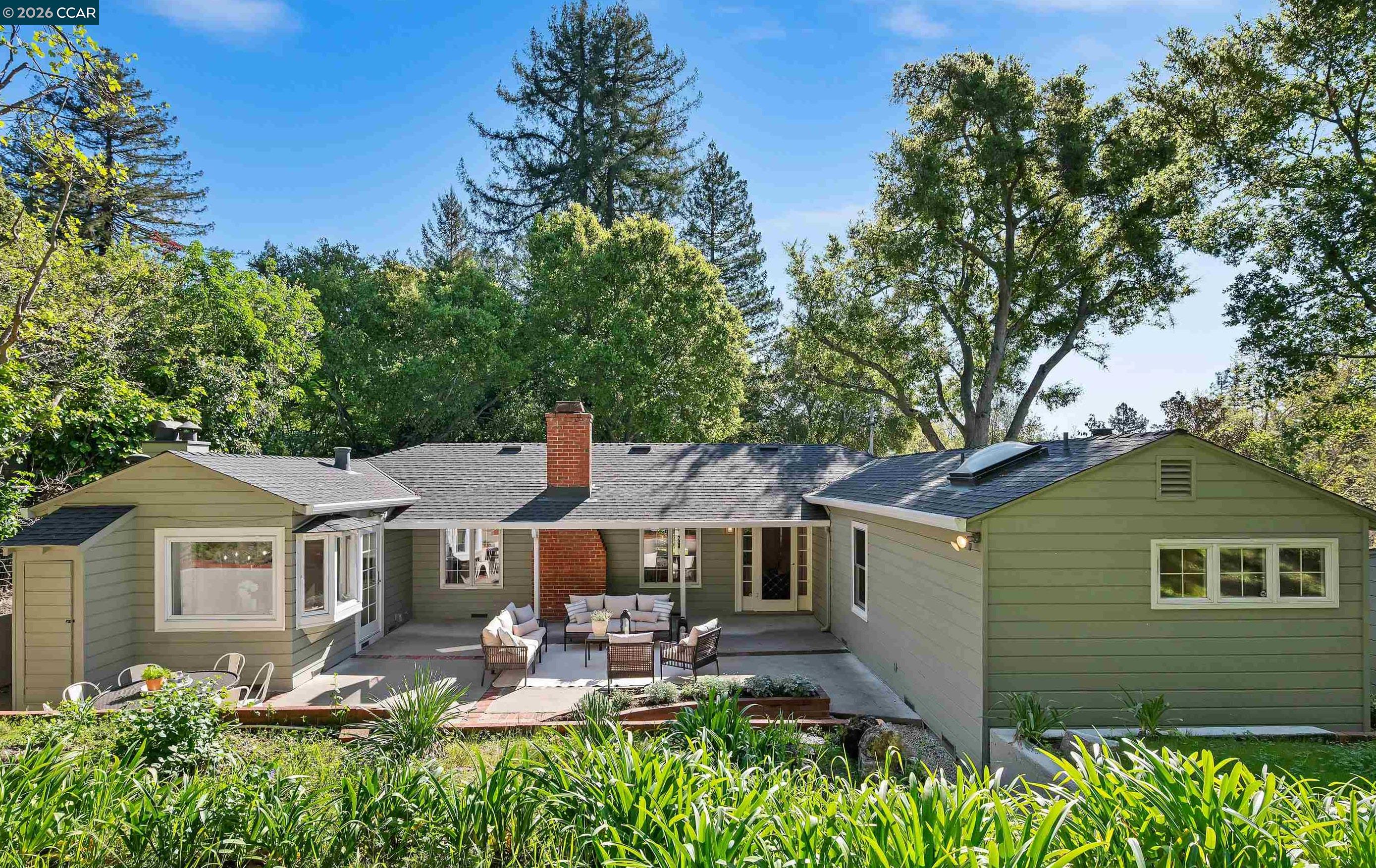 Detail Gallery Image 8 of 23 For 120 Las Vegas, Orinda,  CA 94563 - 3 Beds | 2 Baths